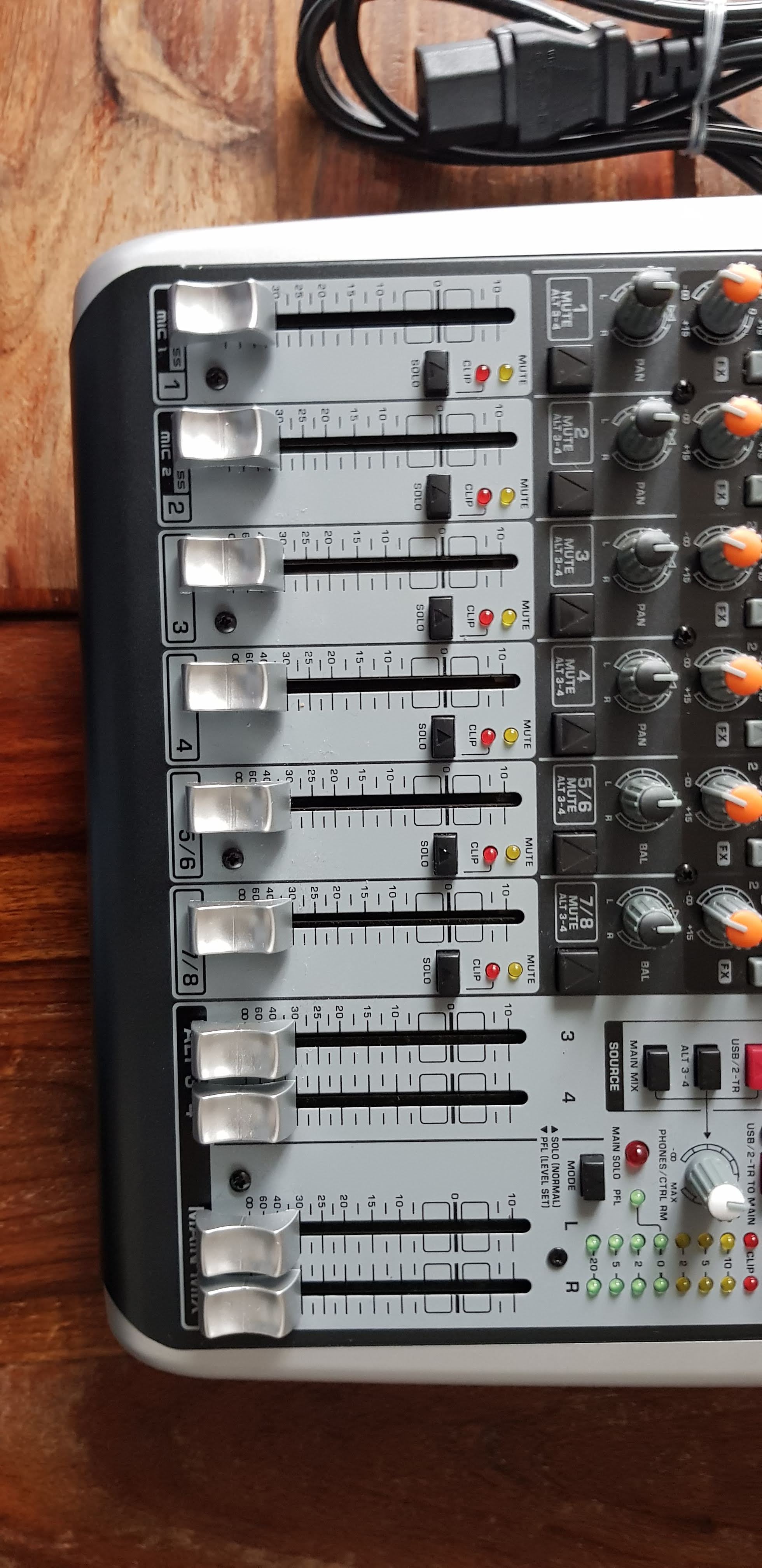 Xenyx QX1204USB - Behringer Xenyx QX1204USB - Audiofanzine