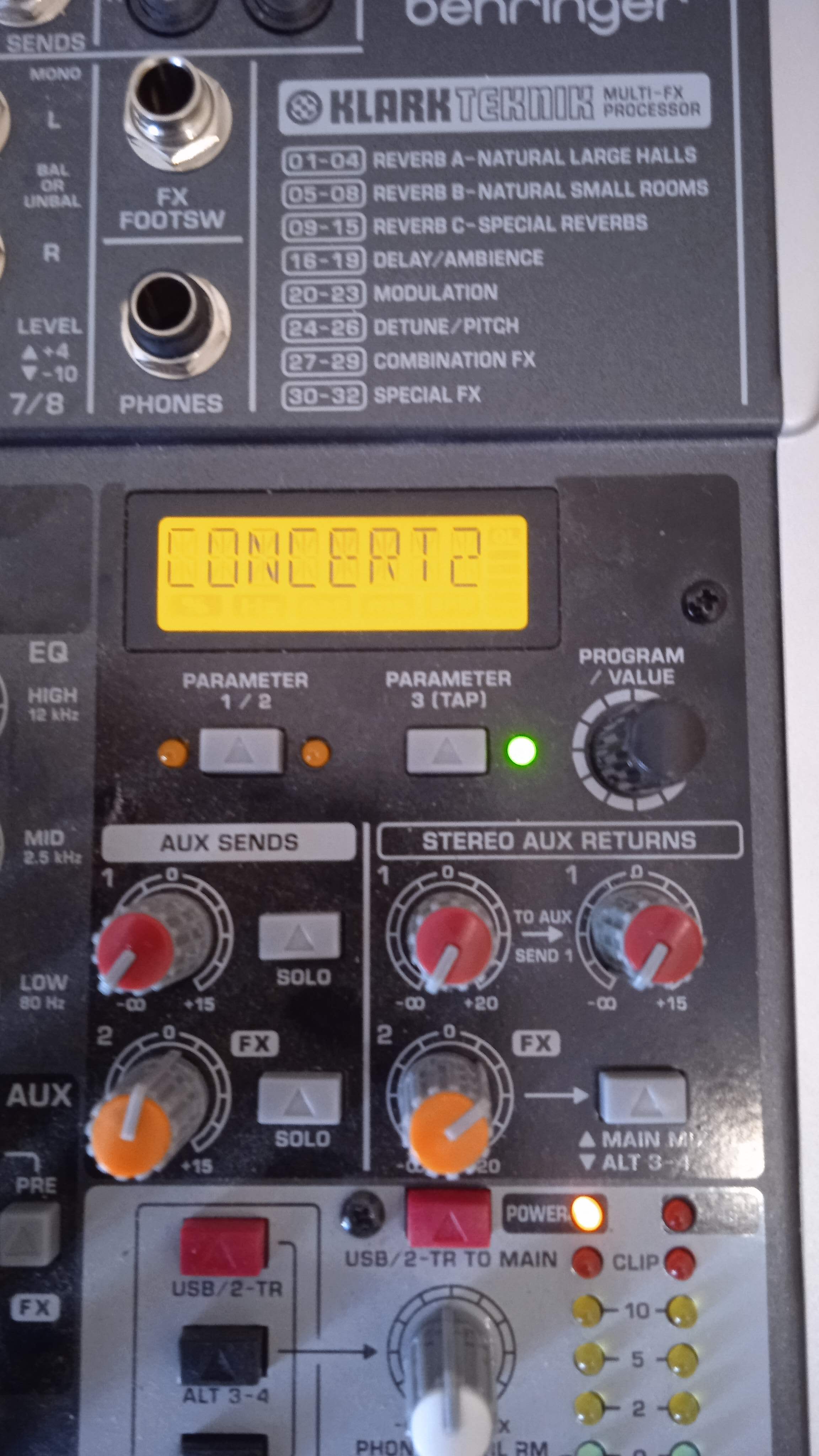 behringer-xenyx-qx1204usb-4159500.jpg behringer-xenyx-qx1204usb-4159500.jpg