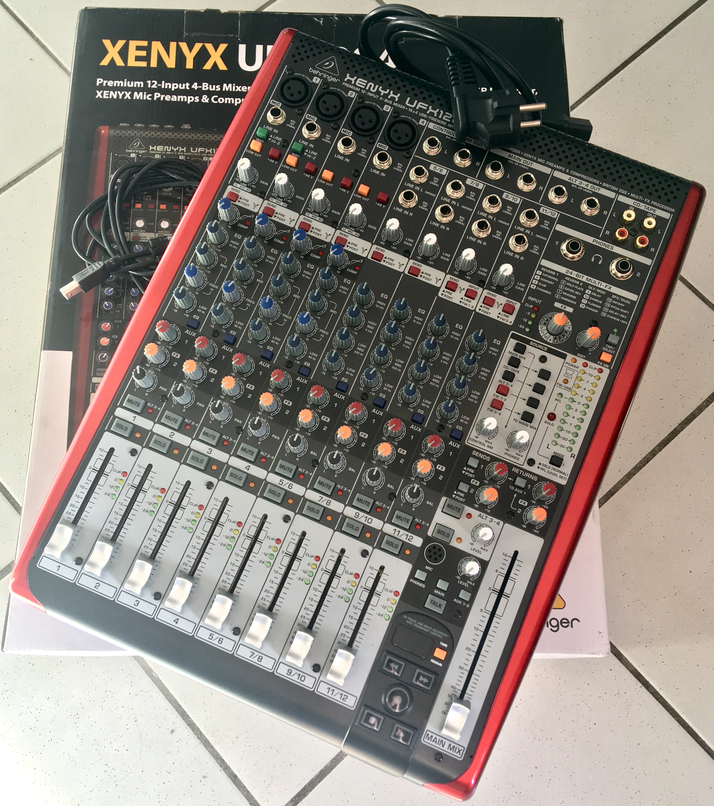 Xenyx UFX1204 Behringer Xenyx UFX1204 Audiofanzine