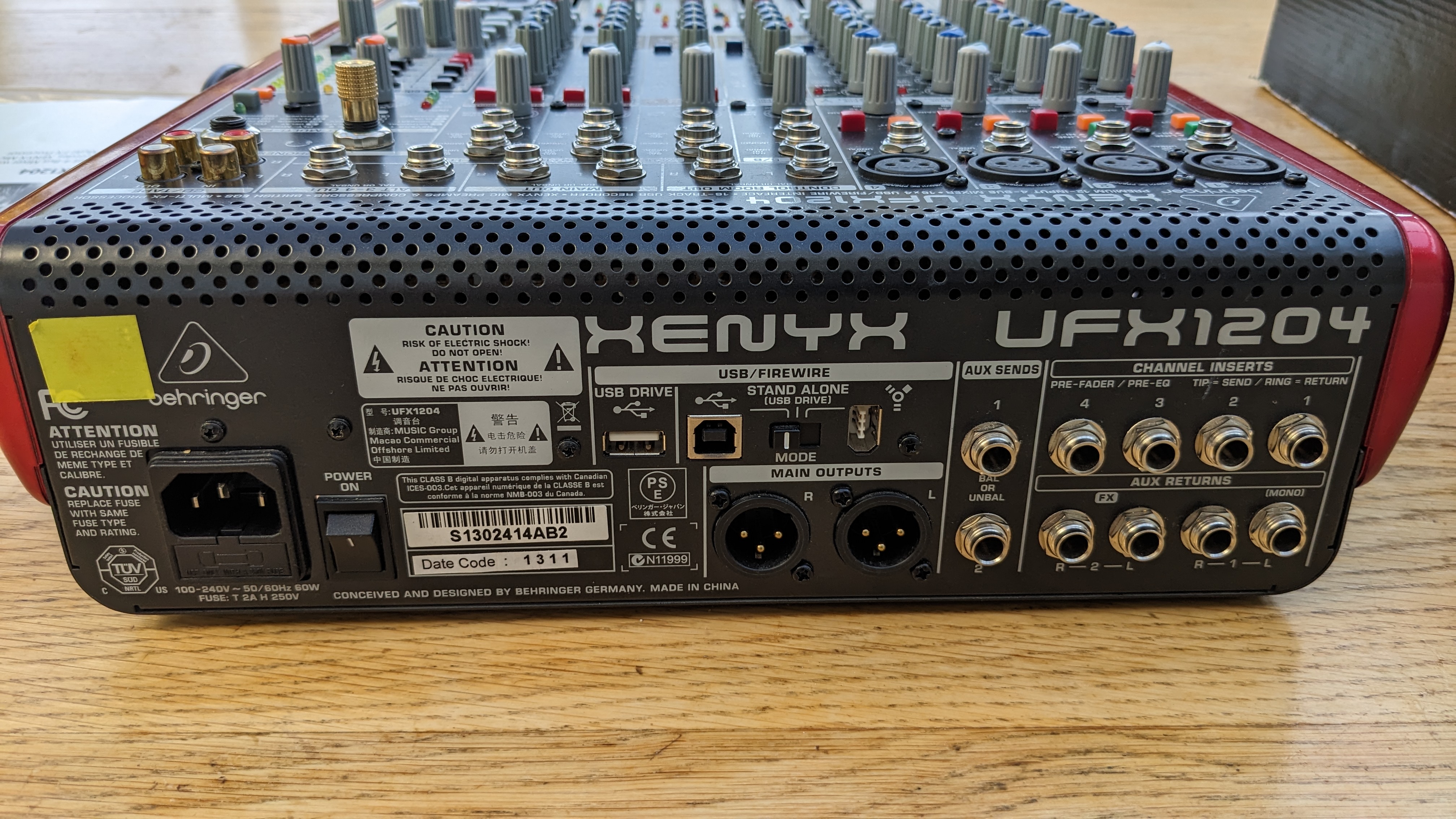 Table de mixage Behringer UFX1204 12 entrées USB FIREWIRE