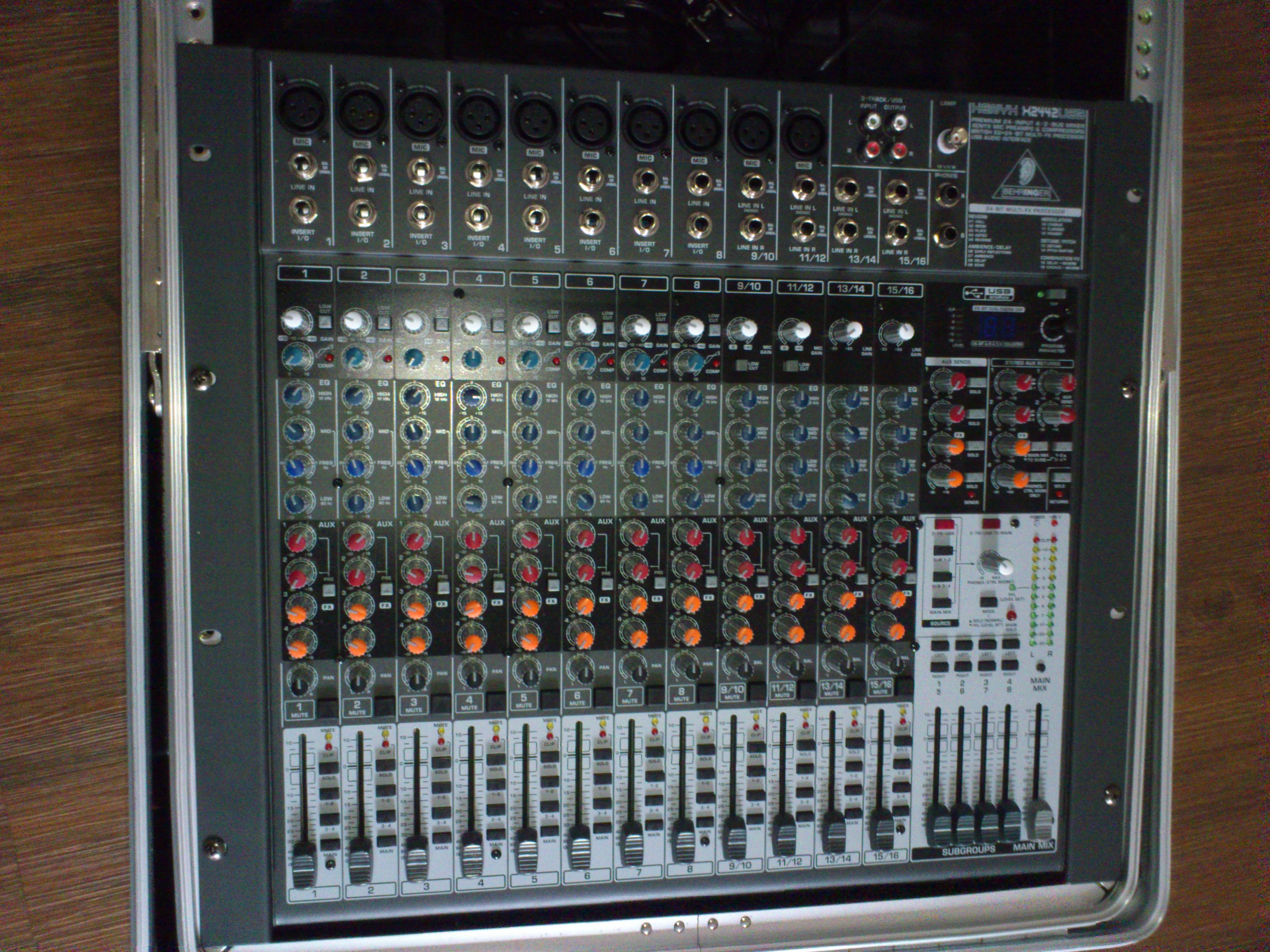 Photo Behringer Xenyx X2442USB : Behringer X2442USB (#522769 ...