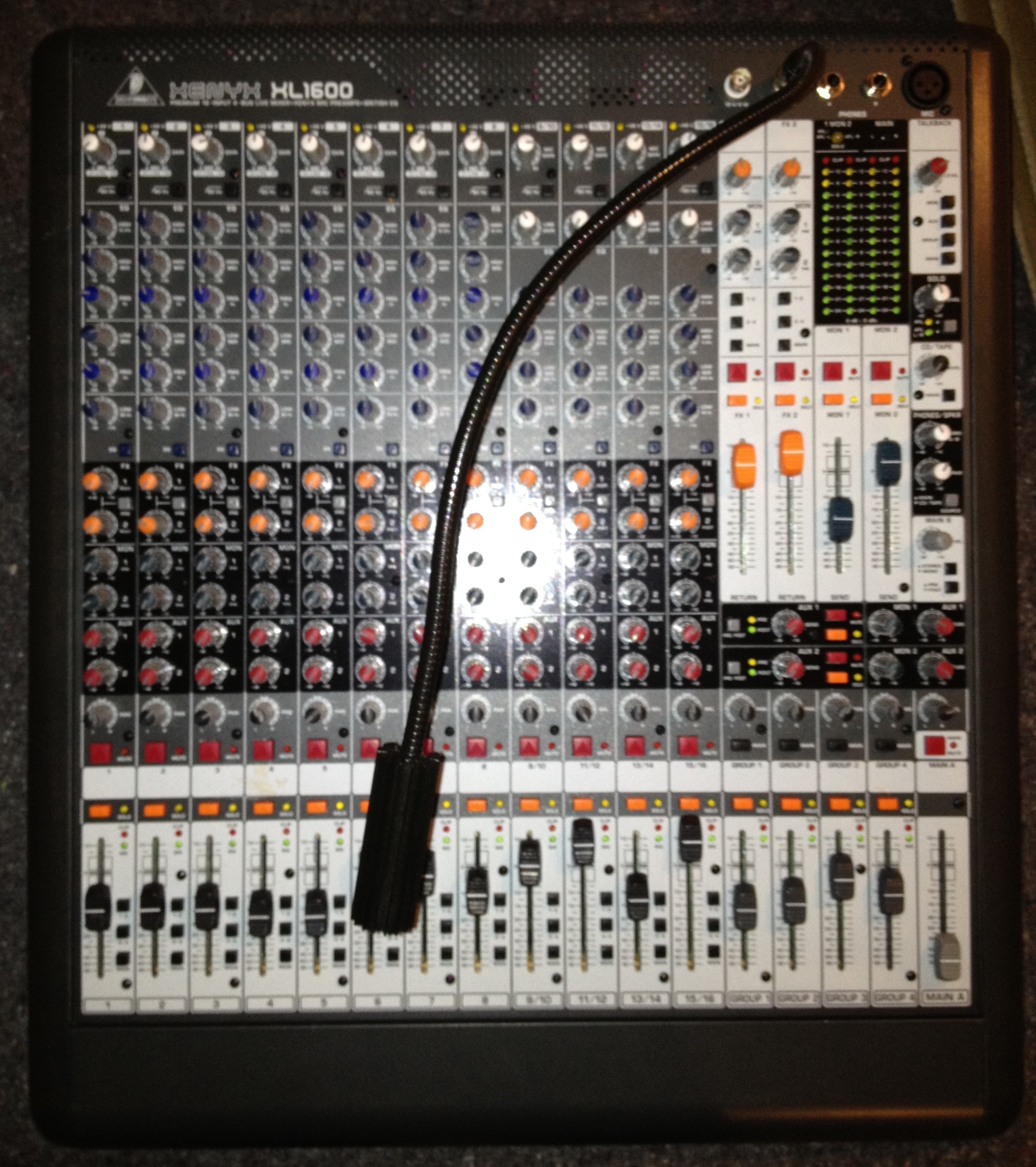 Behringer Xenyx XL1600 image (324623) Audiofanzine