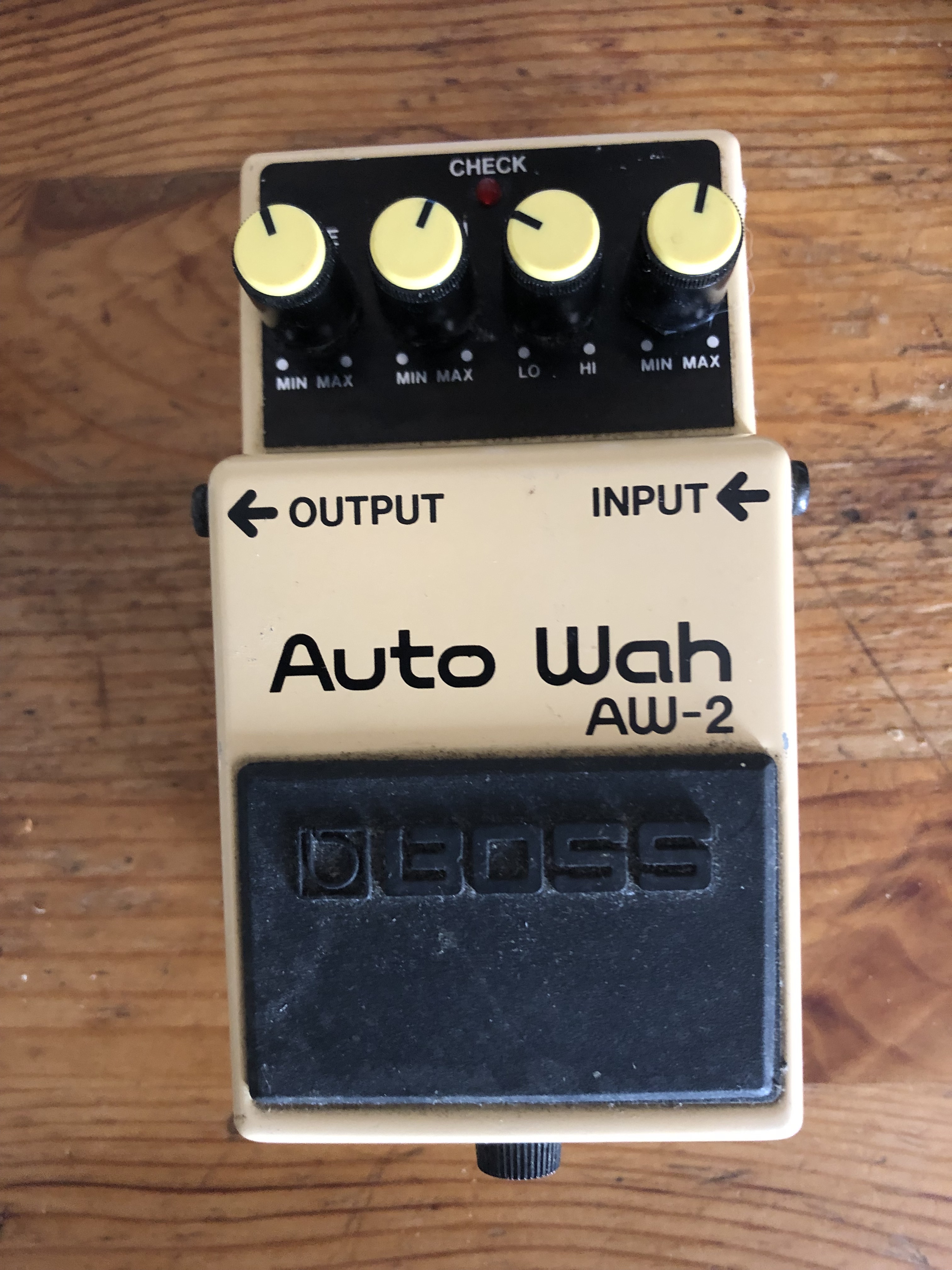 Boss AW-2 Auto Wah - Audiofanzine