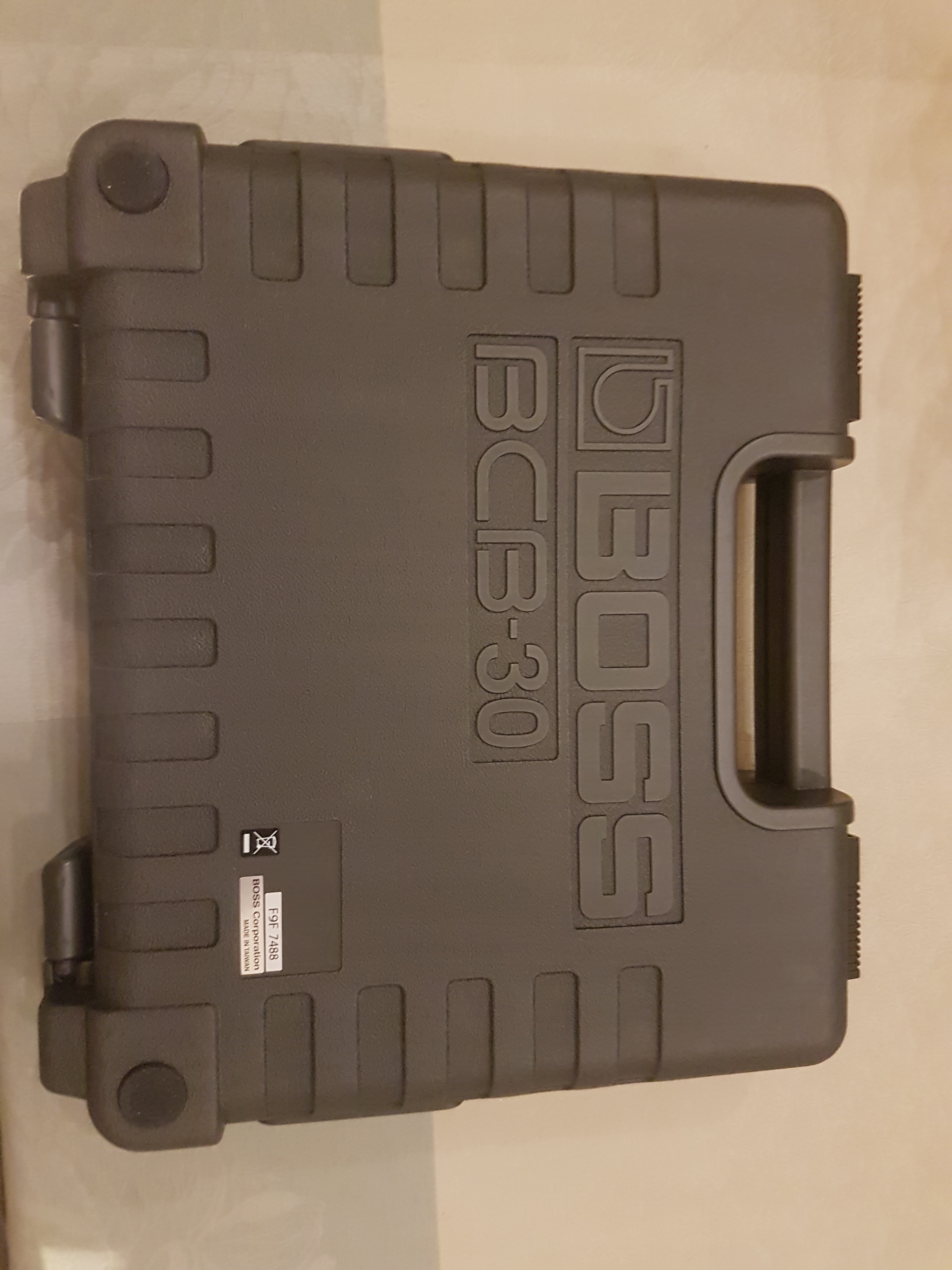 BCB30 PEDAL BOARD Boss BCB30 Pedal Board Audiofanzine