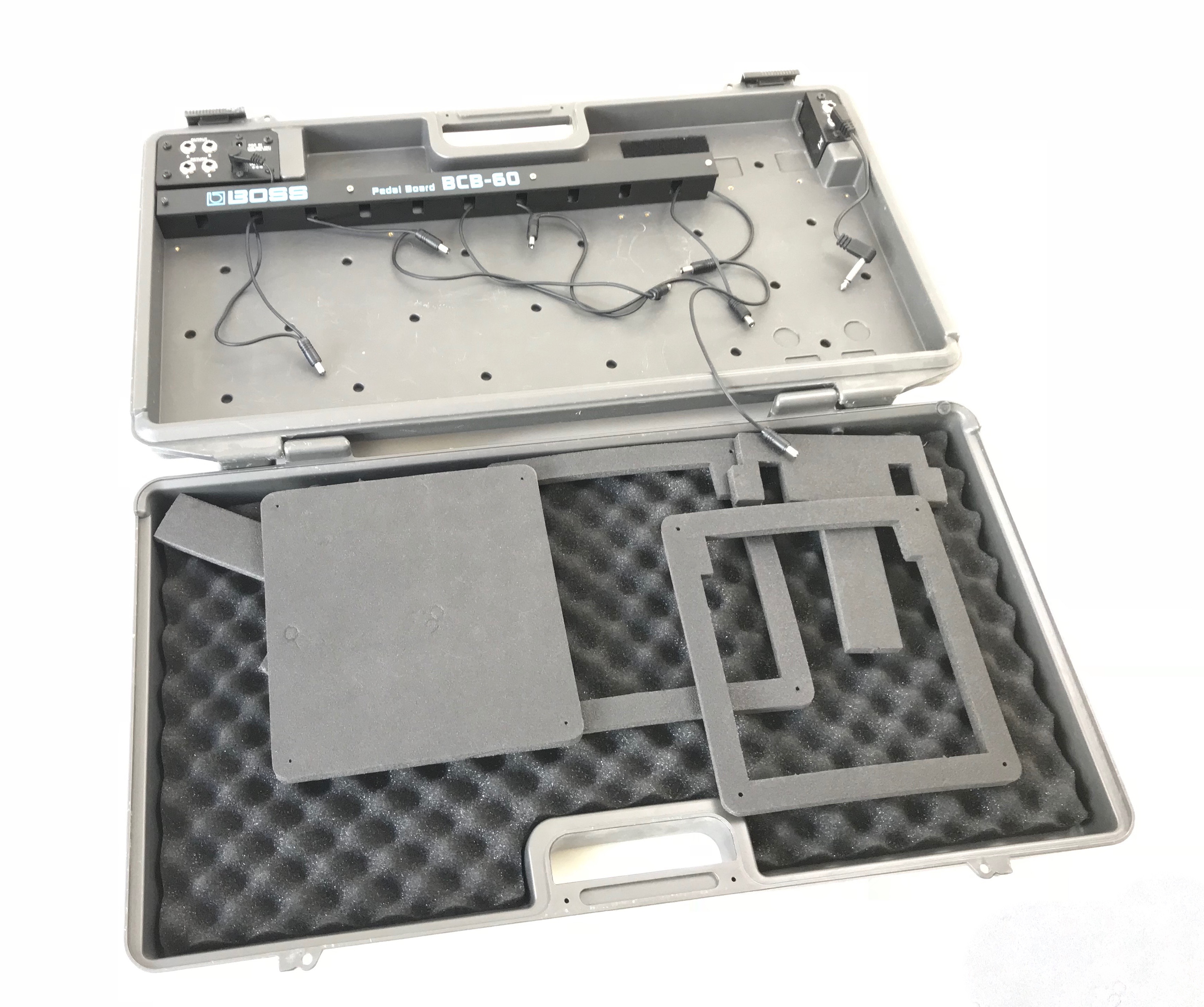 BCB60 PEDAL BOARD Boss BCB60 Pedal Board Audiofanzine