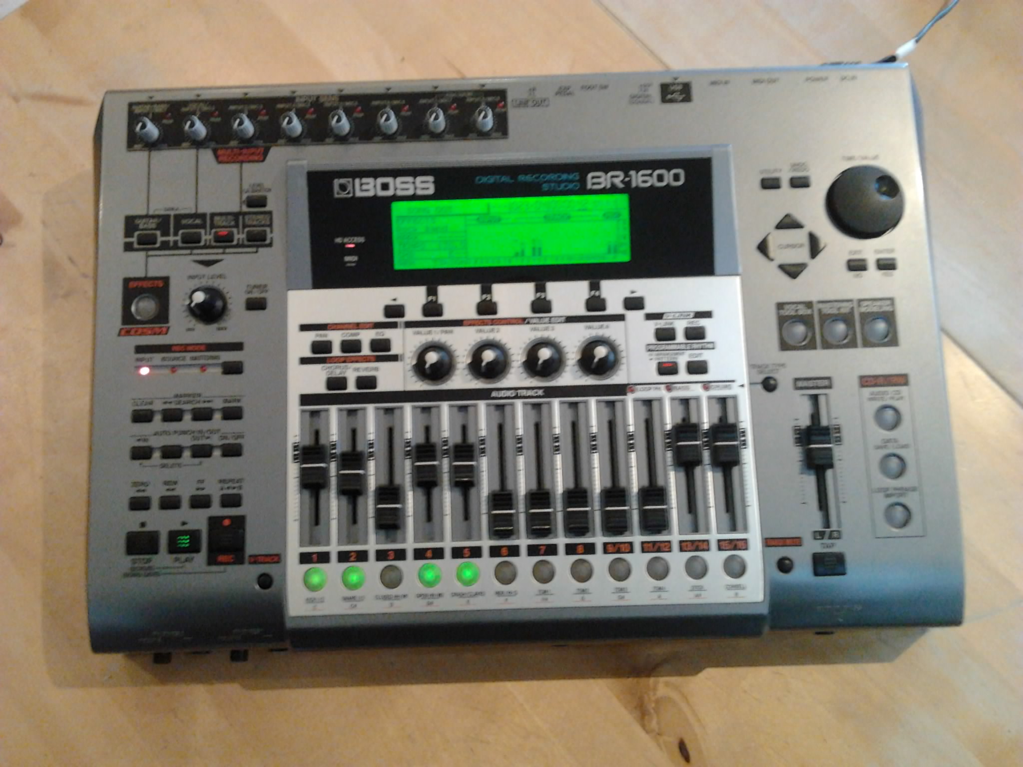 Photo Boss BR1600CD Digital Recording Studio Photo2379 (1720938