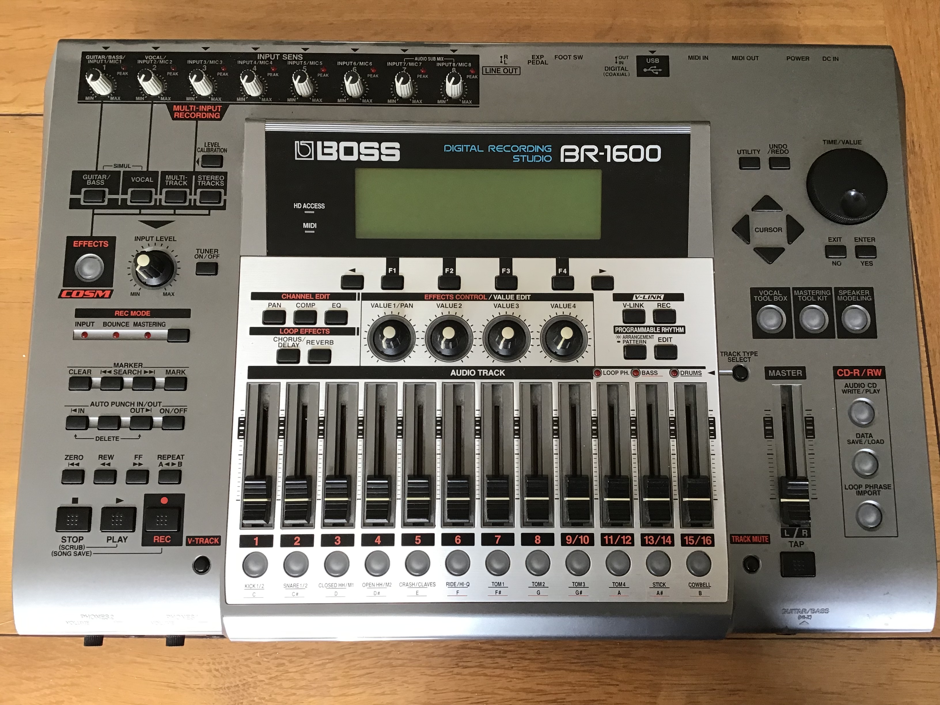 BR1600CD Digital Recording Studio Boss Audiofanzine