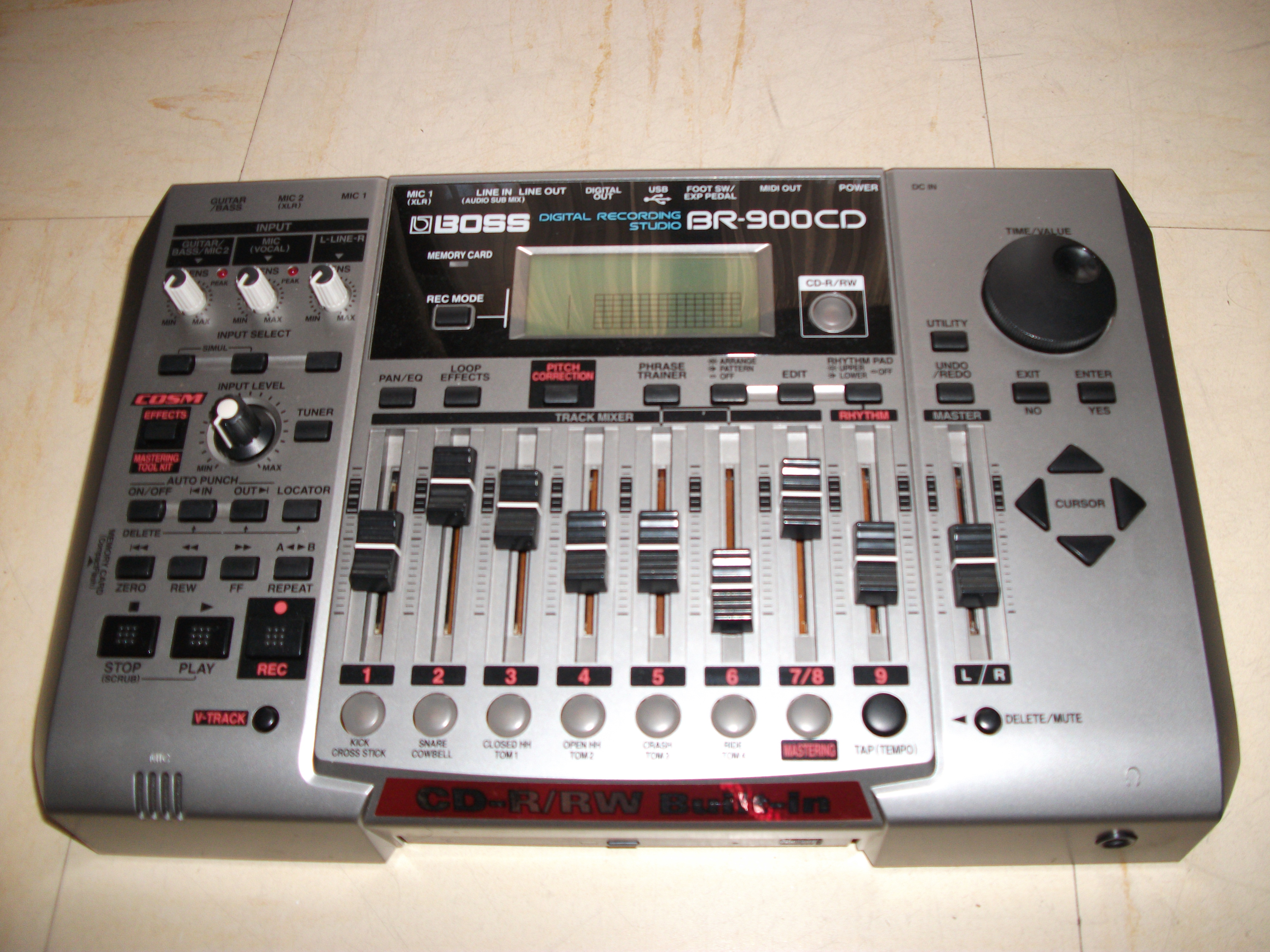 Boss BR900CD Digital Recording Studio image (287911) Audiofanzine