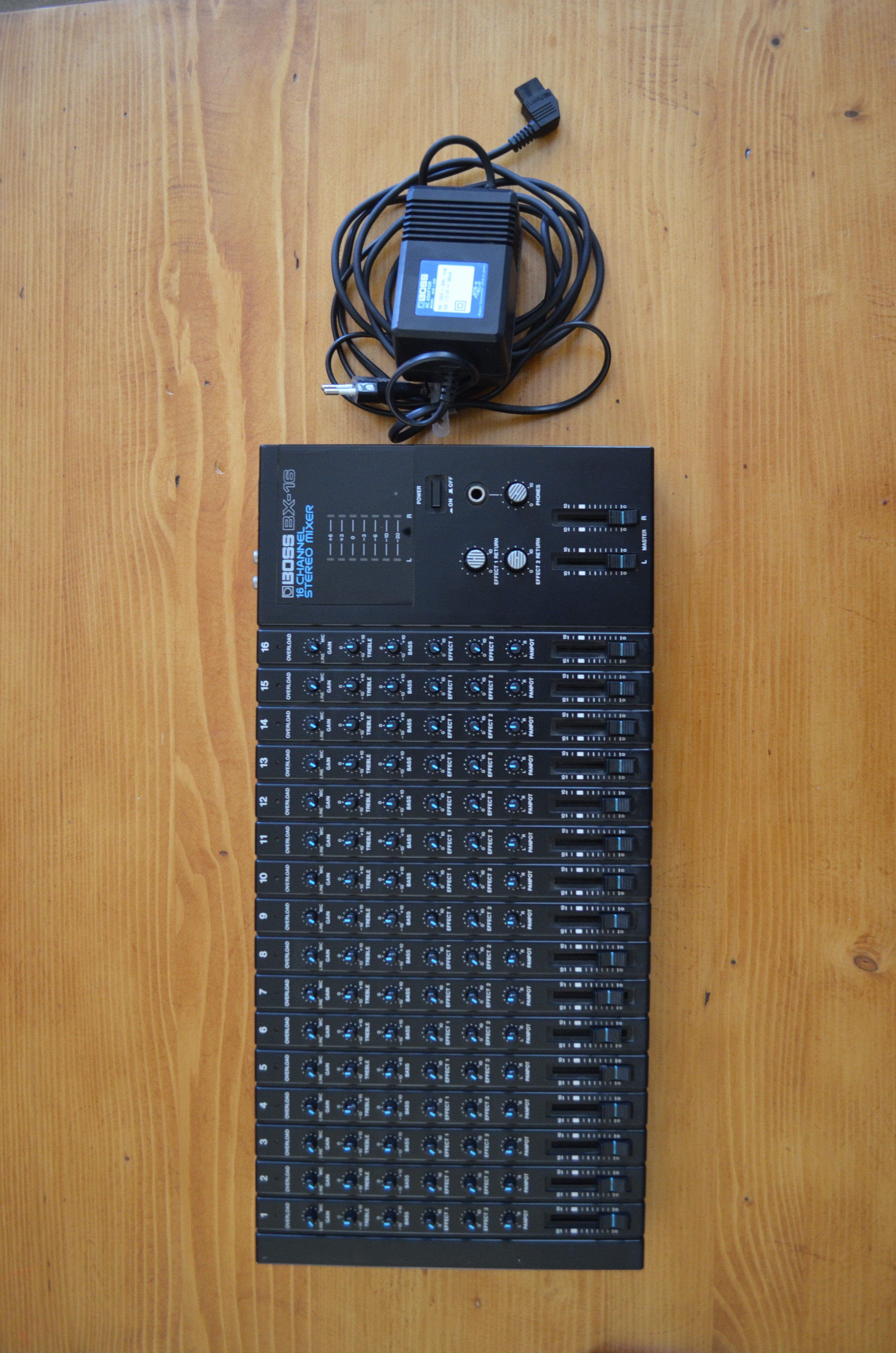 Boss BX16 16 Channel Stereo Mixer image (1844863) Audiofanzine