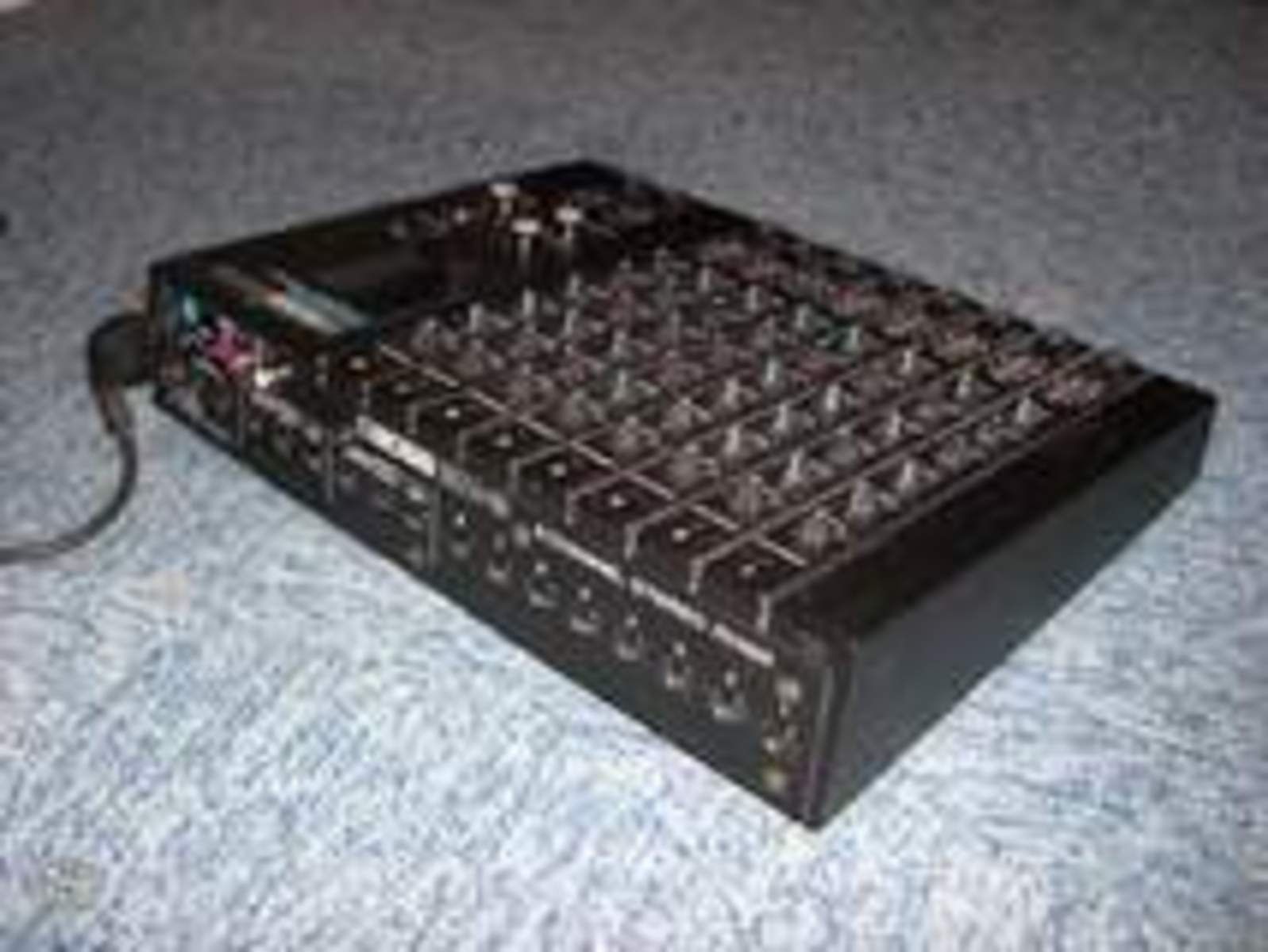 table de mixage boss bx-8