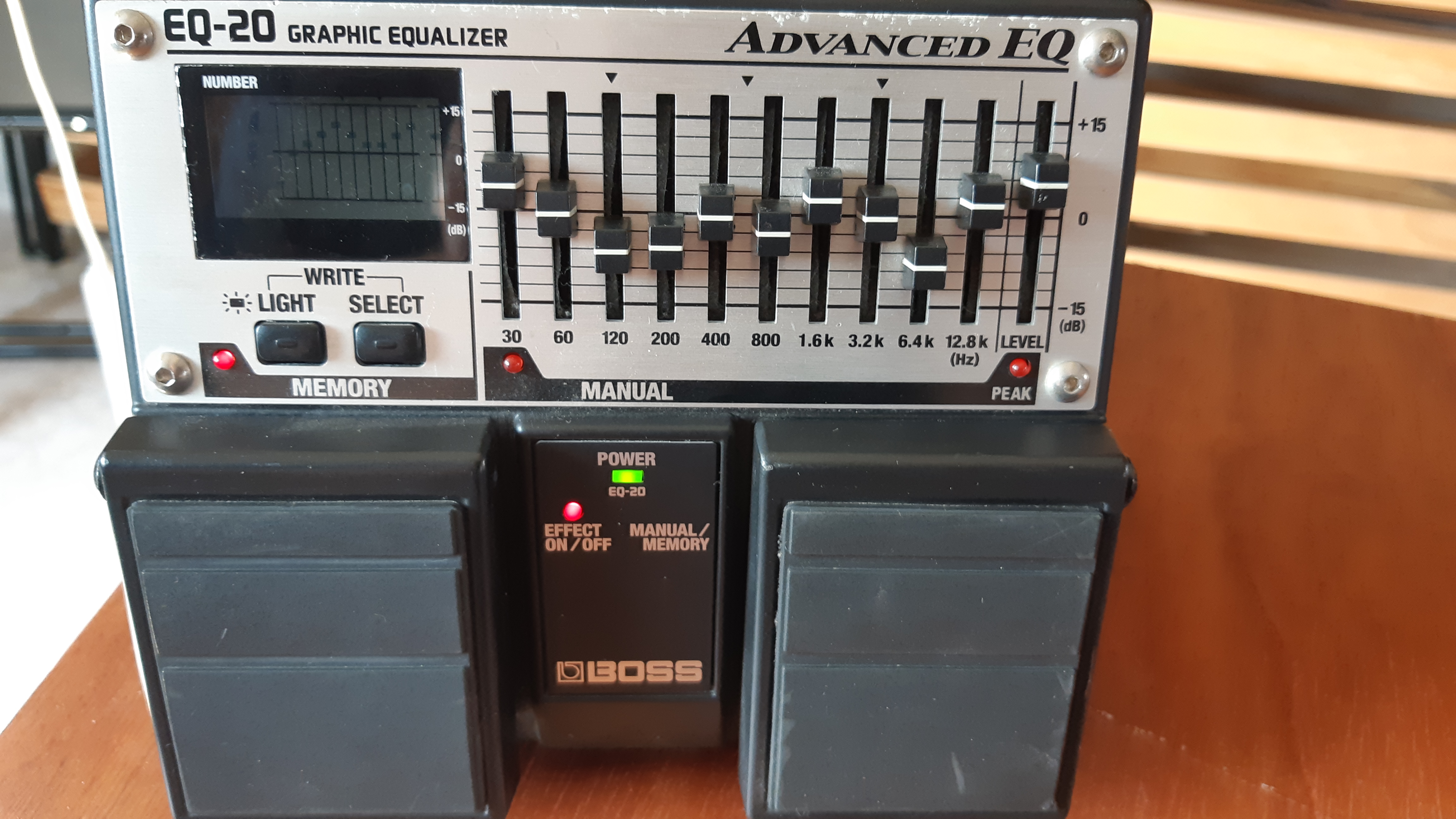 EQ-20 Graphic Equalizer - Boss EQ-20 Graphic Equalizer - Audiofanzine