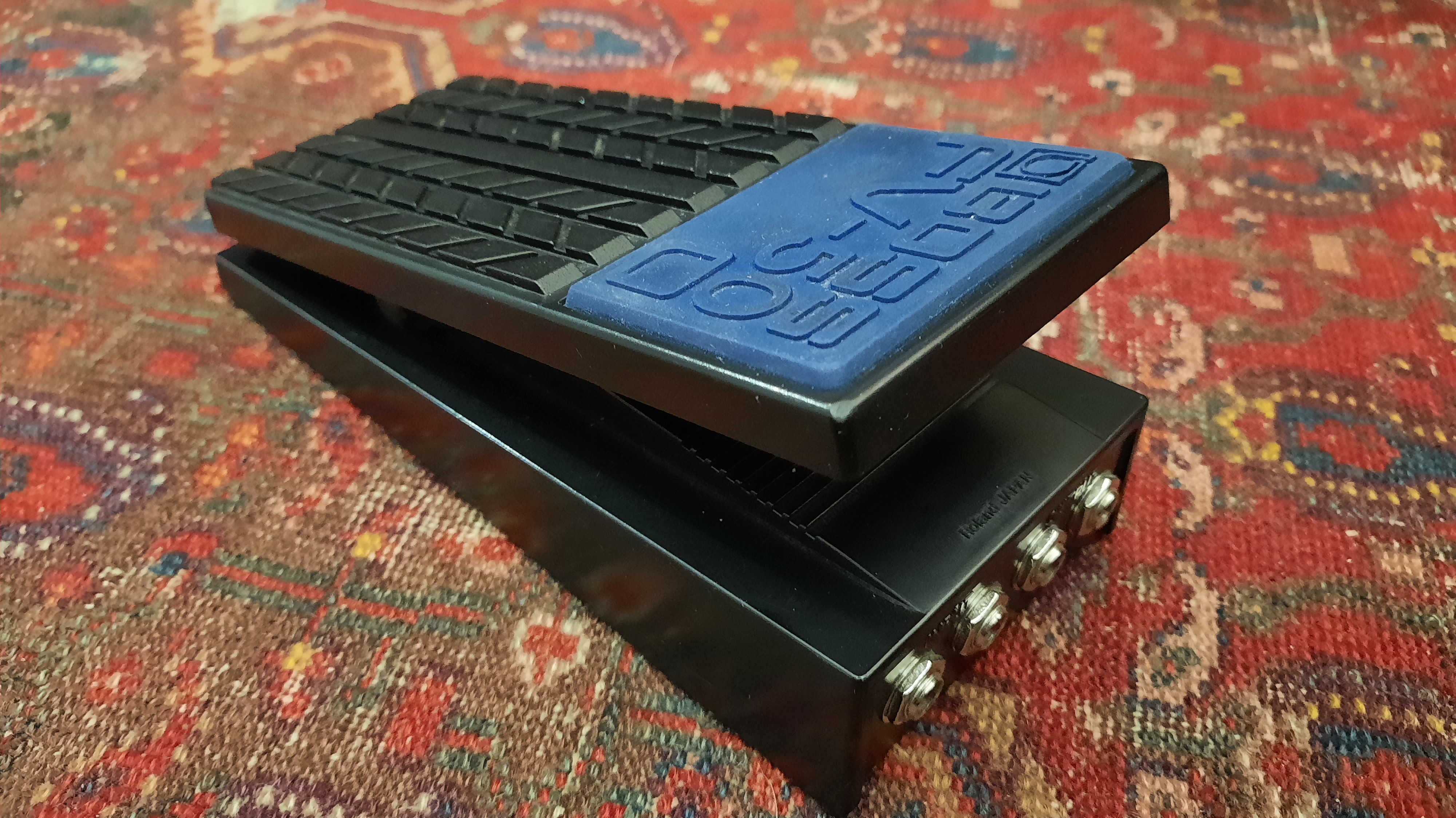 FV50L Volume Pedal Boss FV50L Volume Pedal Audiofanzine