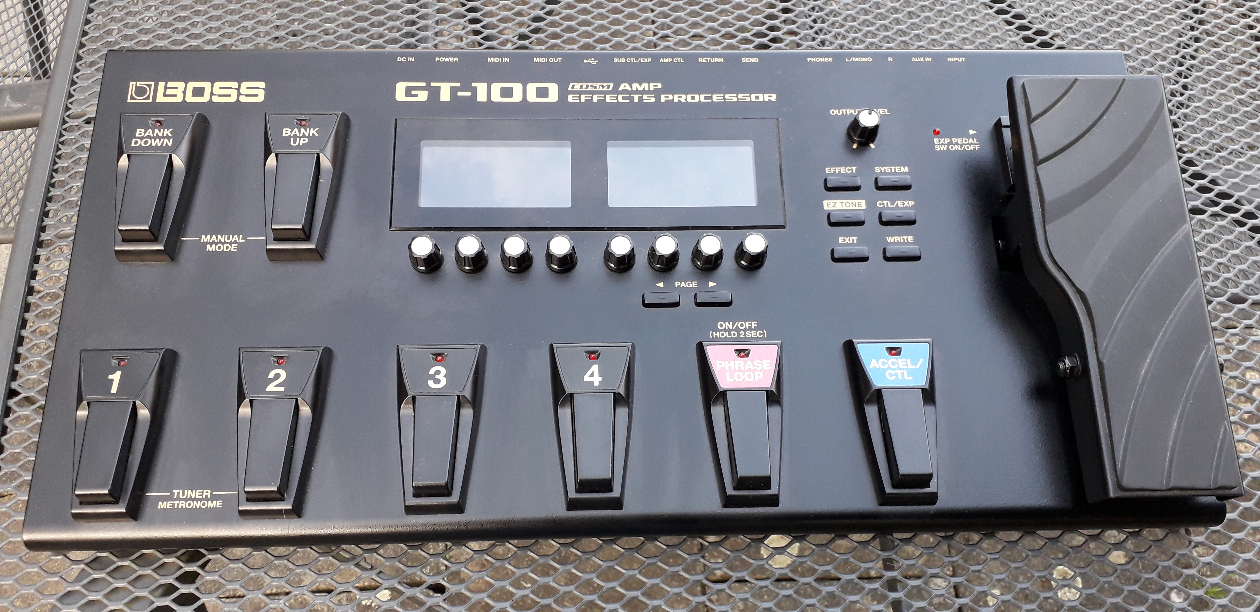 GT100 Boss GT100 Audiofanzine