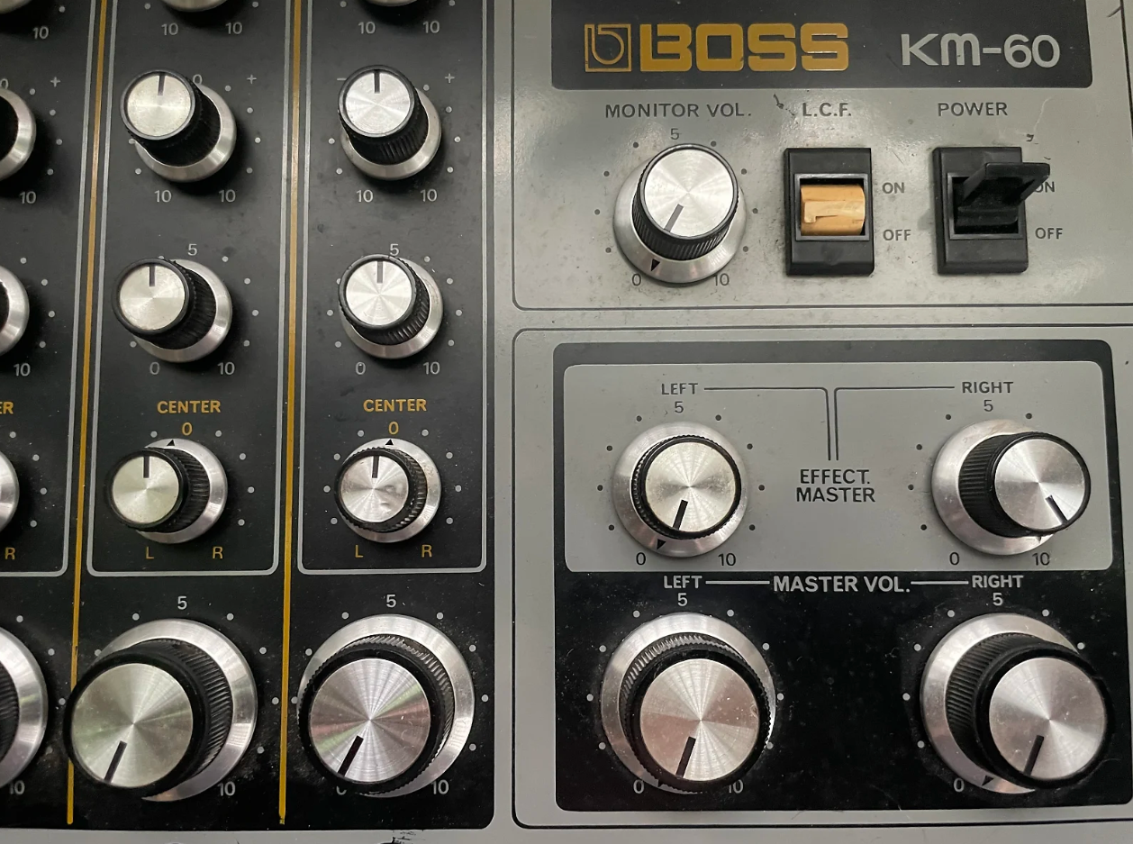 KM-60 Mixer - Boss KM-60 Mixer - Audiofanzine KM-60 Mixer - Boss KM-60 Mixer - Audiofanzine