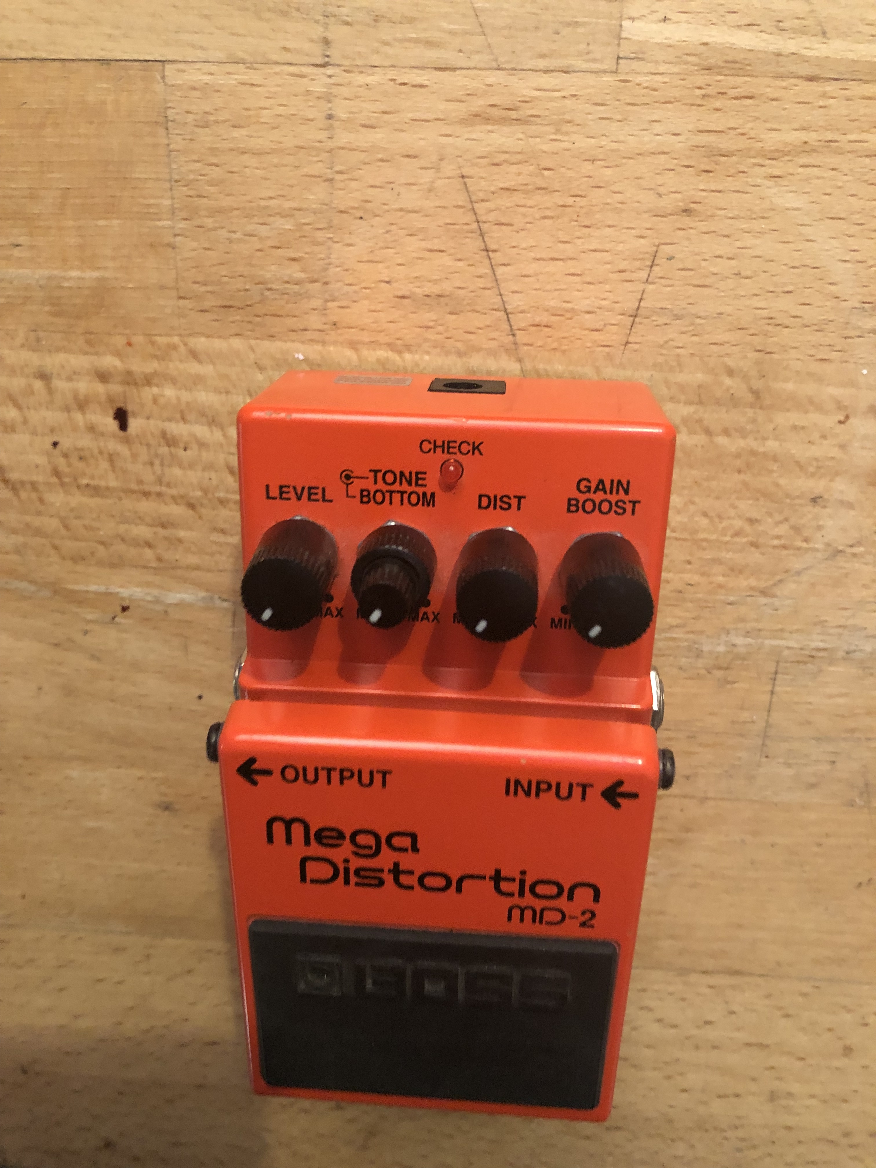 MD2 MEGA DISTORTION Boss MD2 Mega distortion Audiofanzine