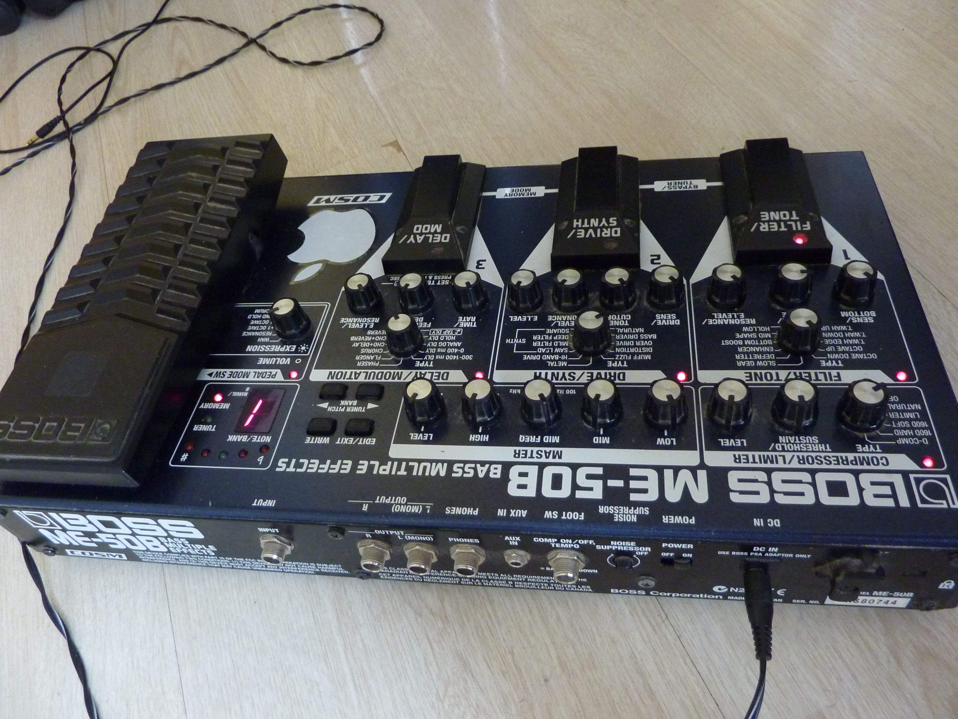 Photo Boss ME50B Boss ME50B Bass Multiple Effects (592710) Audiofanzine