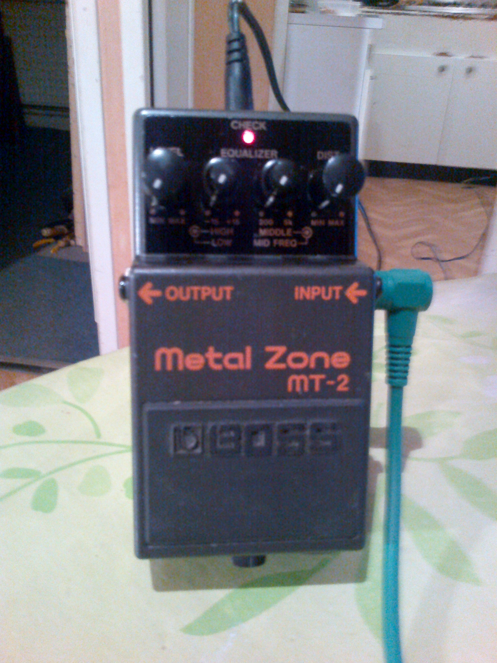 keeley twilight zone BOSS MT-2 mod - 楽器/器材