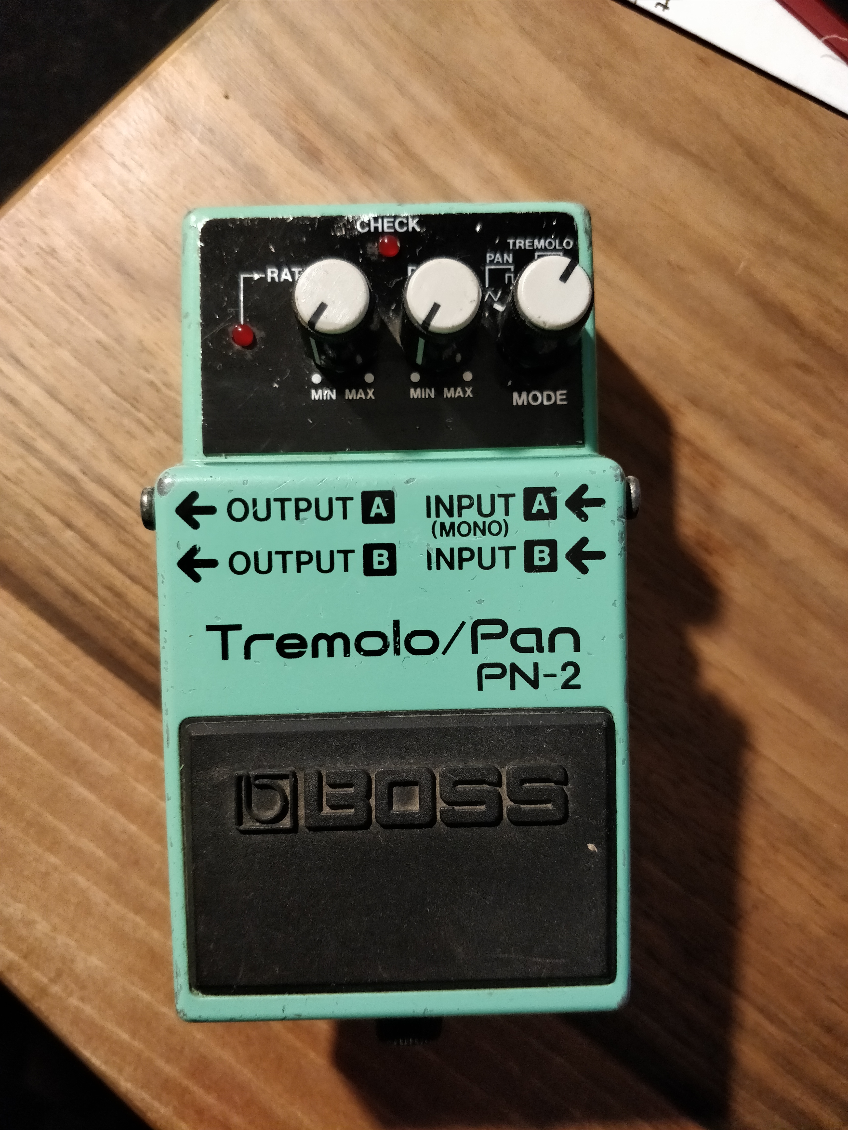 PN2 TREMOLO/PAN Boss PN2 Tremolo/Pan Audiofanzine