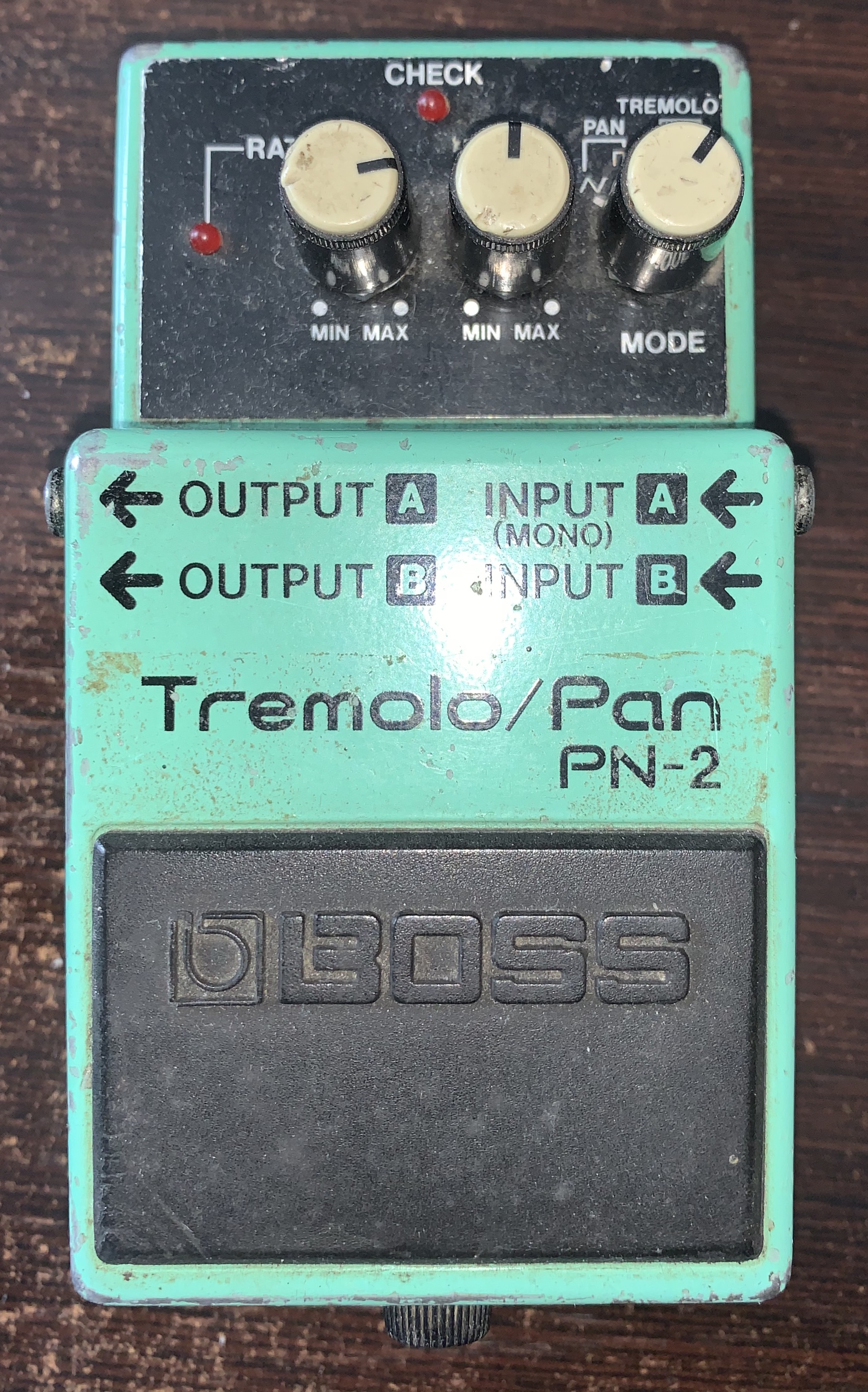 PN2 Tremolo/Pan Boss PN2 Tremolo/Pan Audiofanzine
