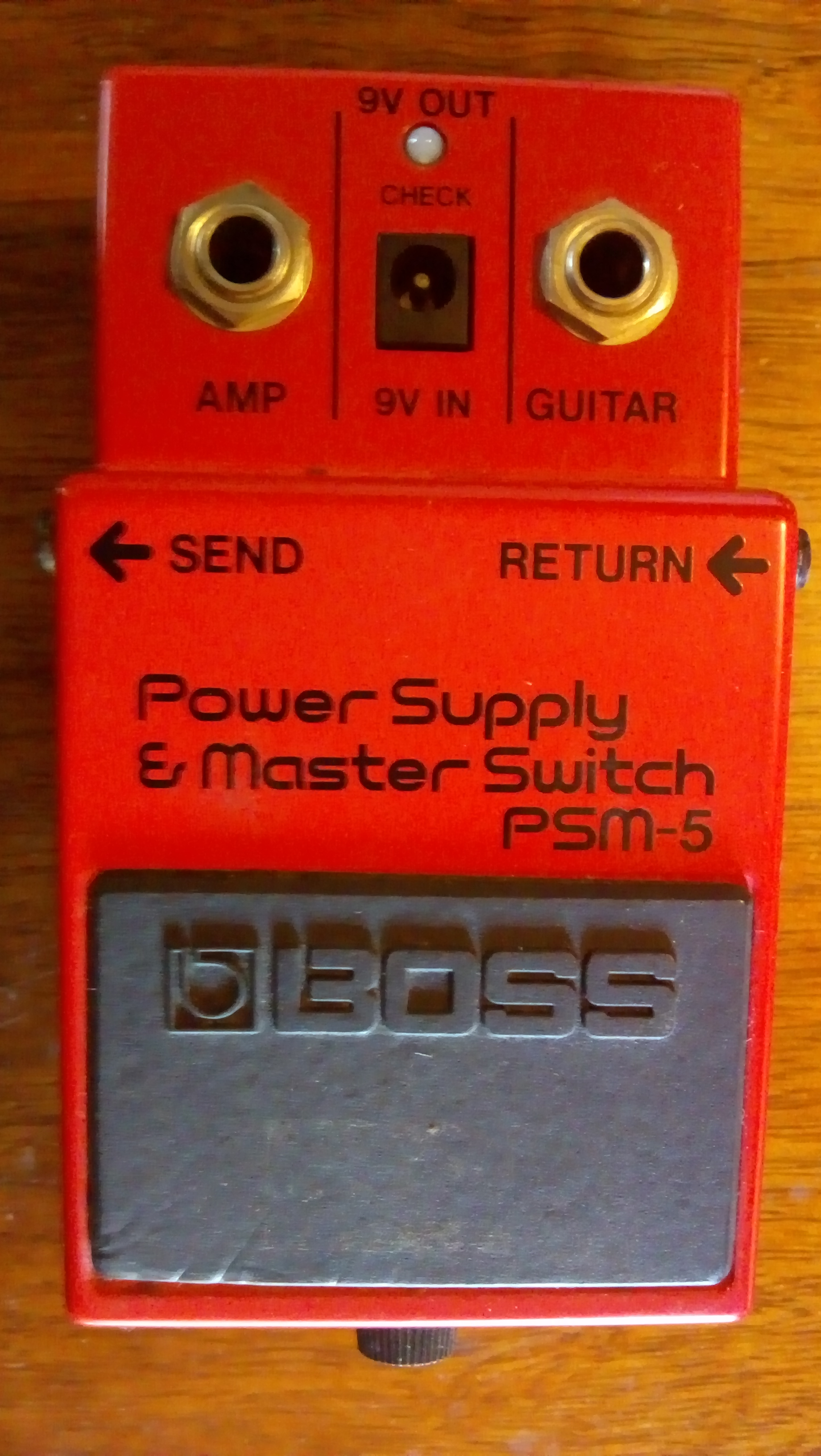 PSM5 Power Supply & Master Switch Boss Audiofanzine