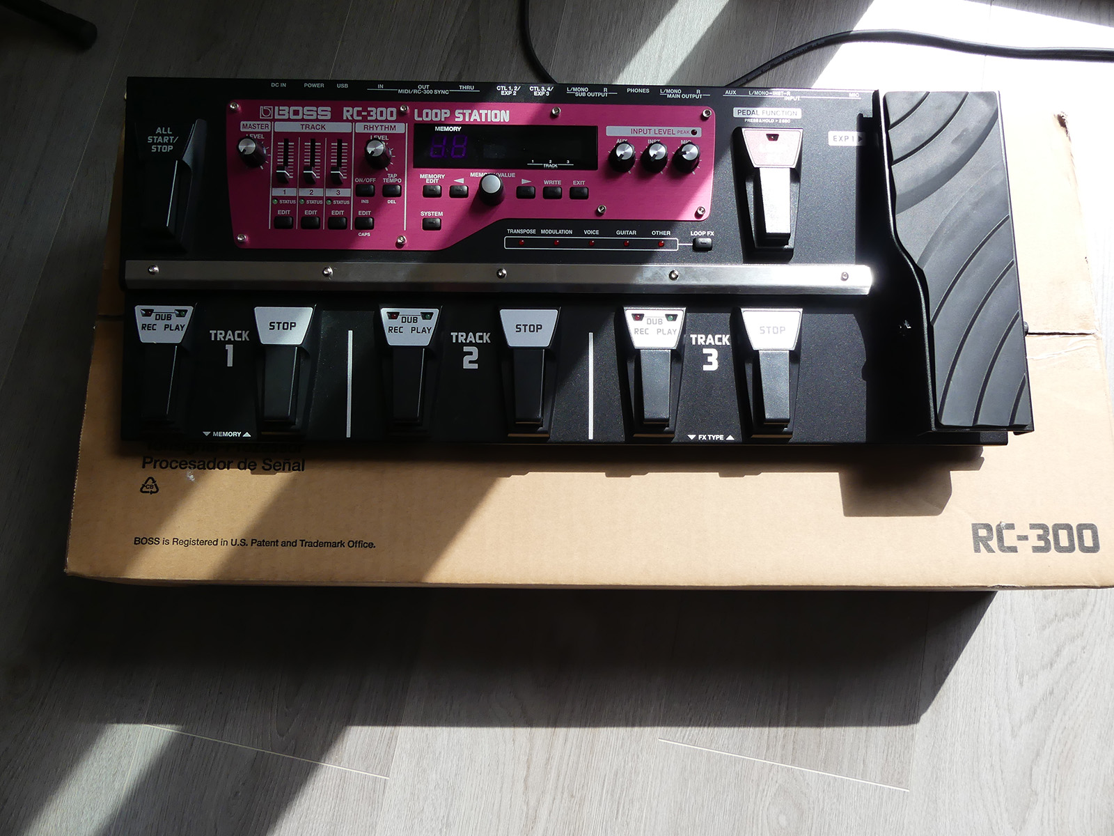 Photo Boss RC300 Loop Station RC300 (1422305) Audiofanzine