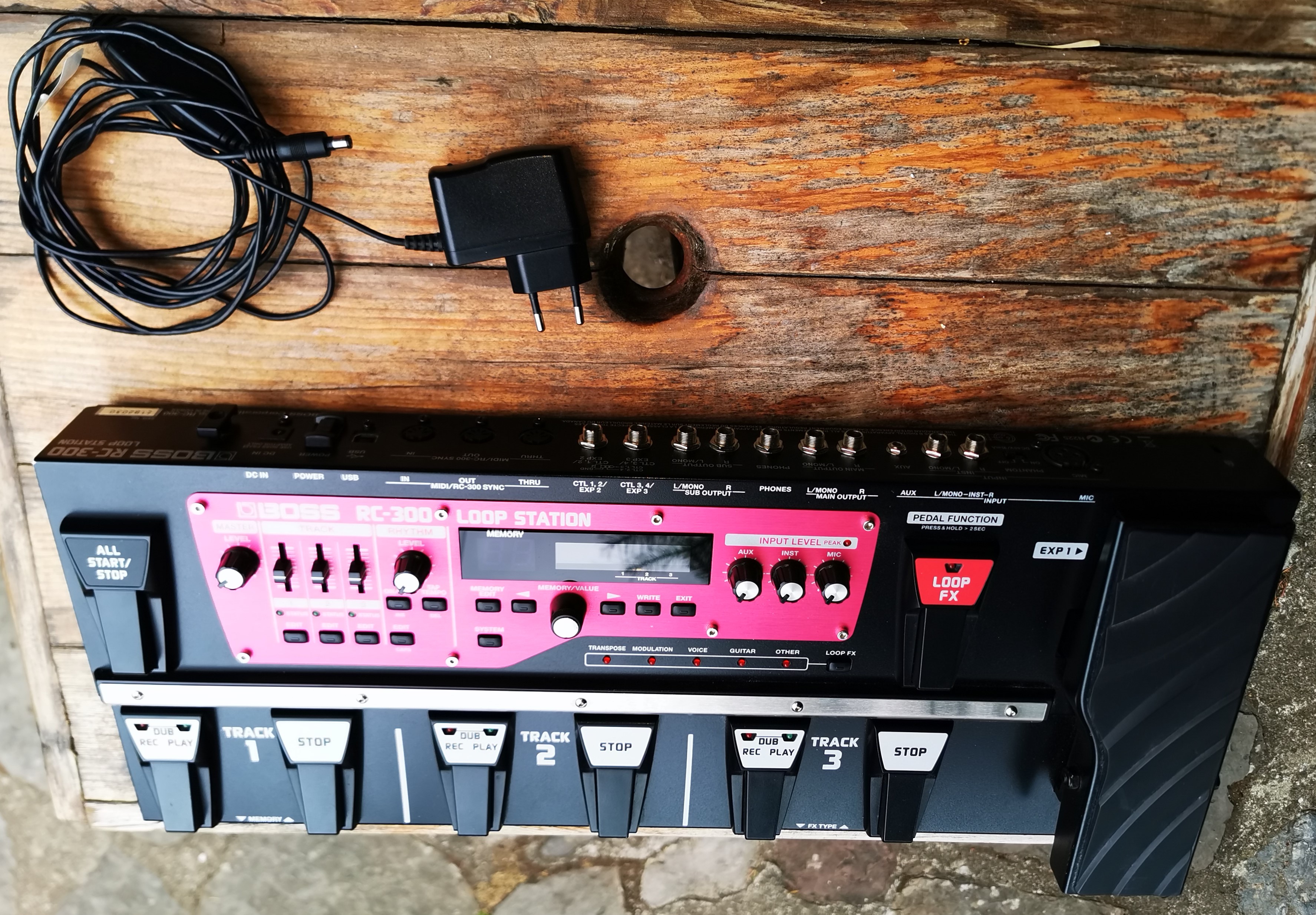 RC300 Loop Station Boss RC300 Loop Station Audiofanzine