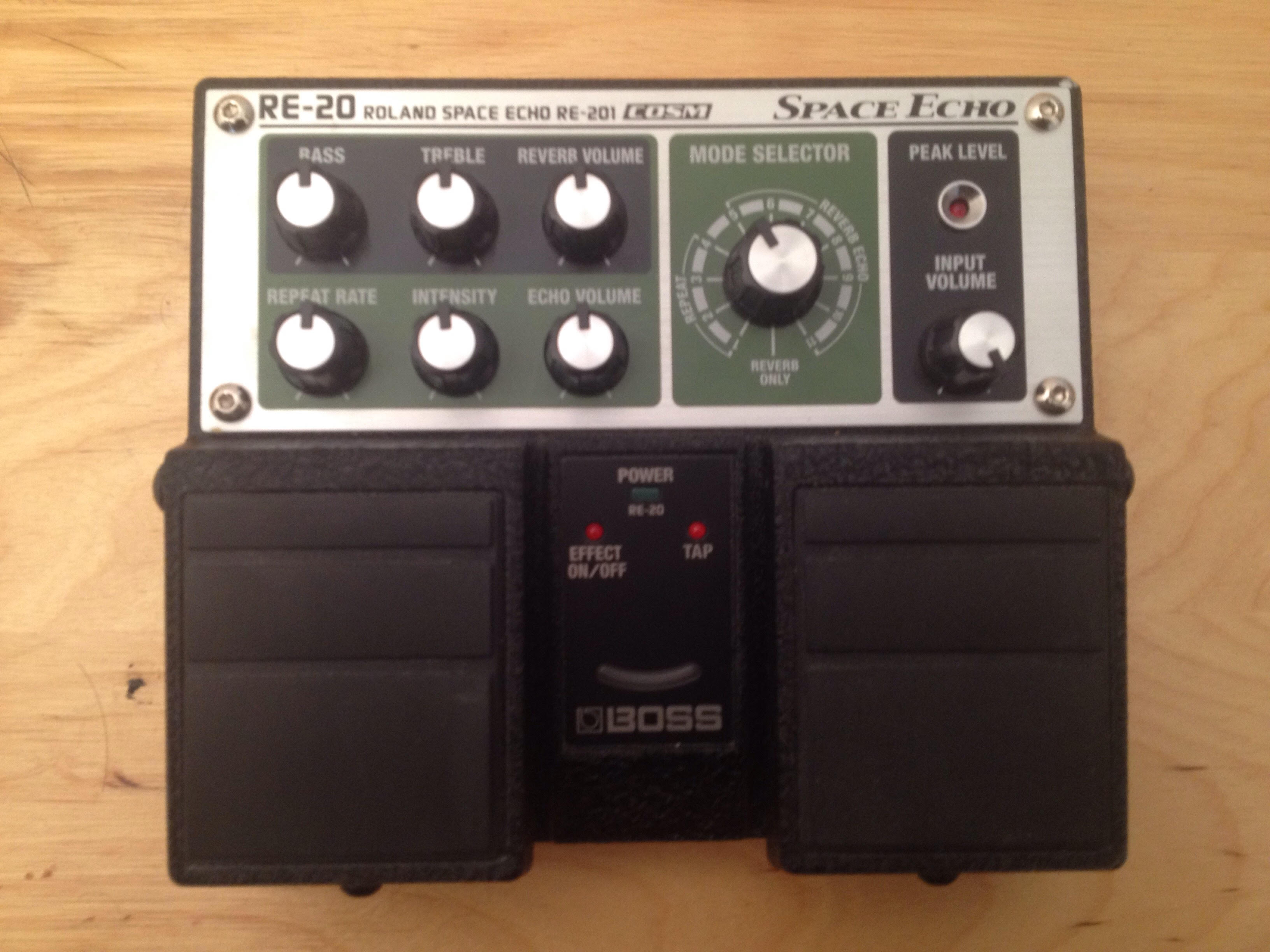 RE20 SPACE ECHO Boss RE20 Space Echo Audiofanzine