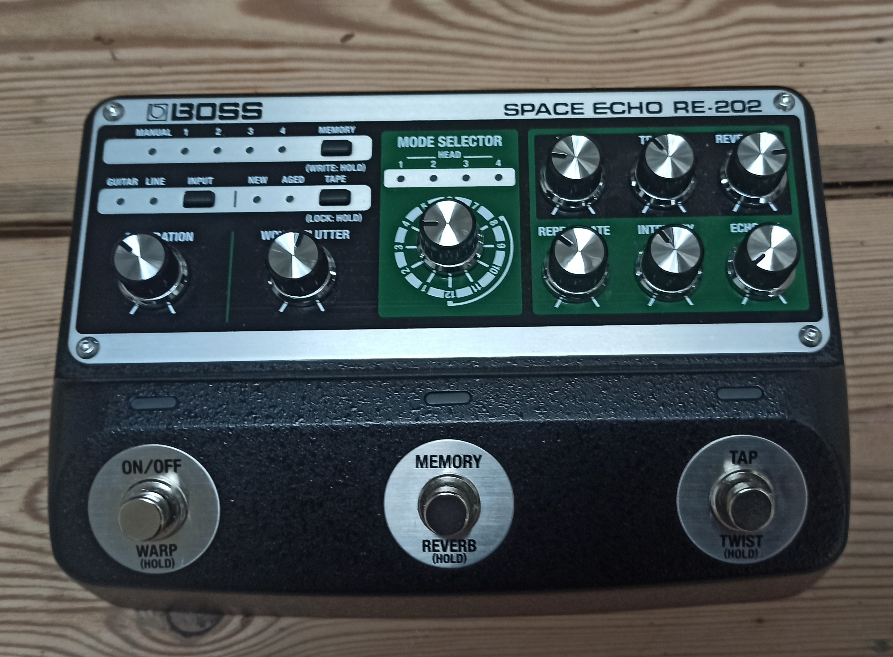 RE202 Space Echo Boss RE202 Space Echo Audiofanzine