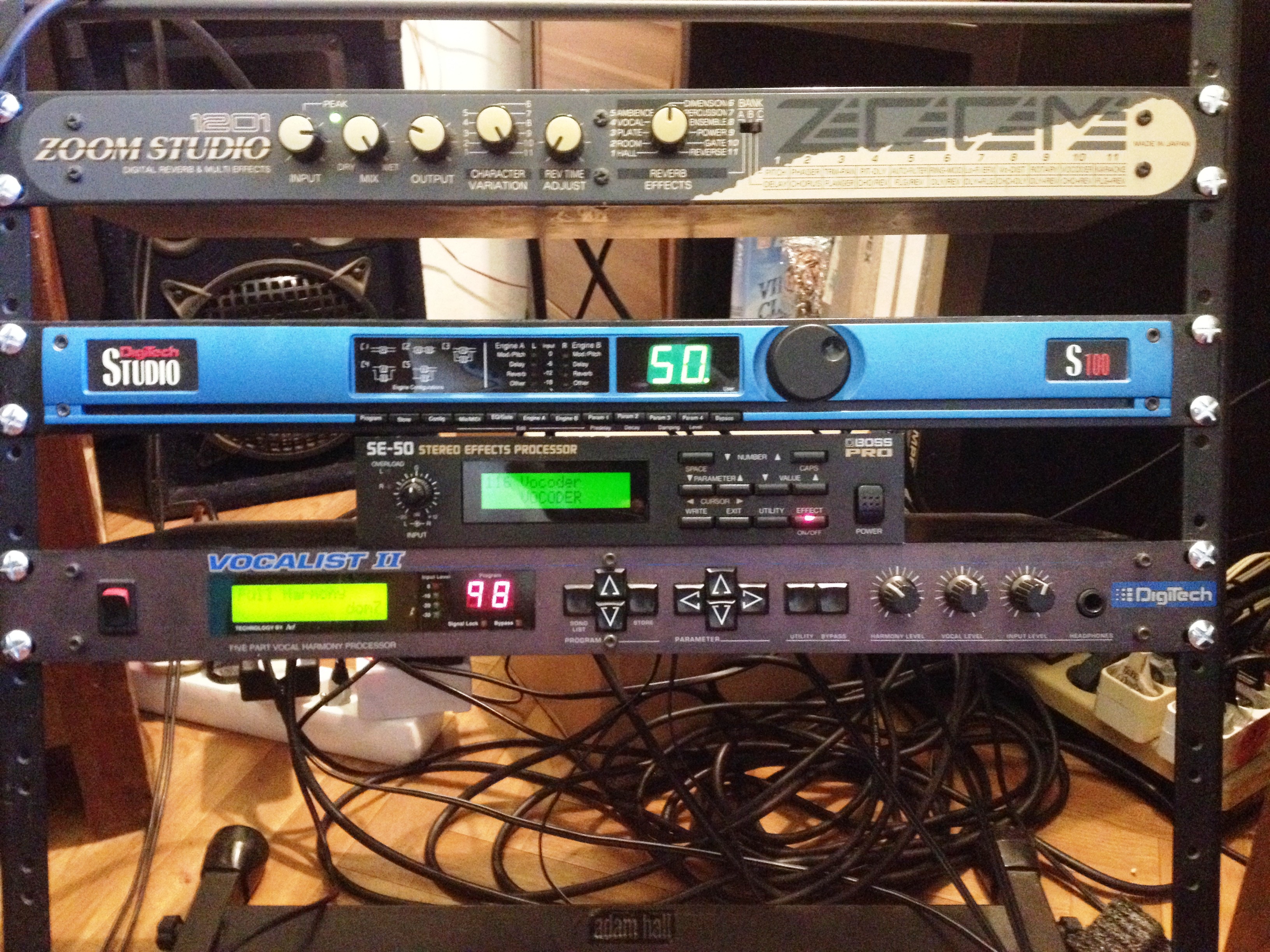 Boss SE50 Stereo Effects Processor Audiofanzine