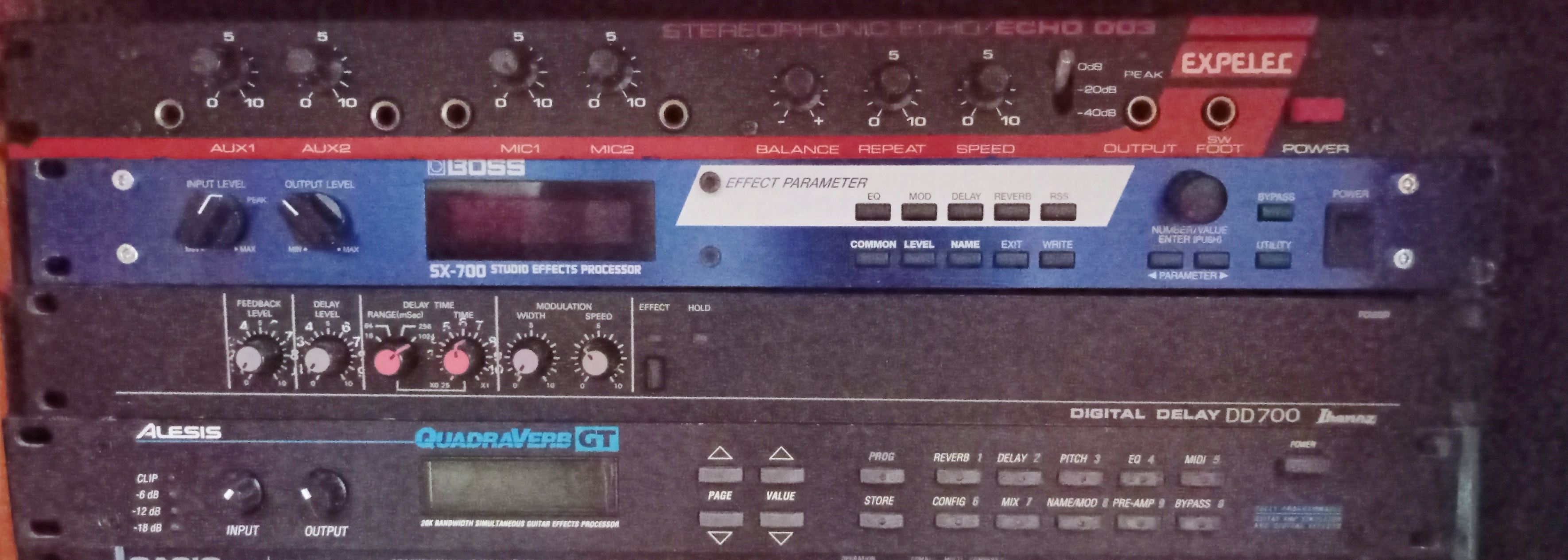SX700 Studio Effects Processor Boss Audiofanzine