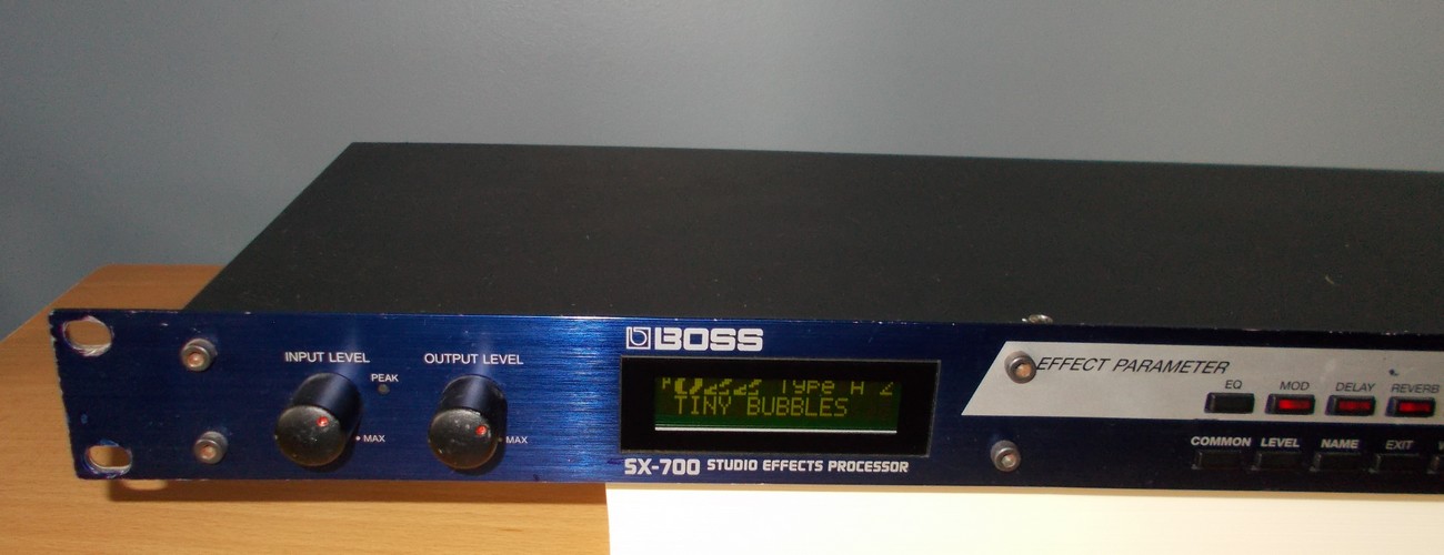 SX700 Studio Effects Processor Boss Audiofanzine