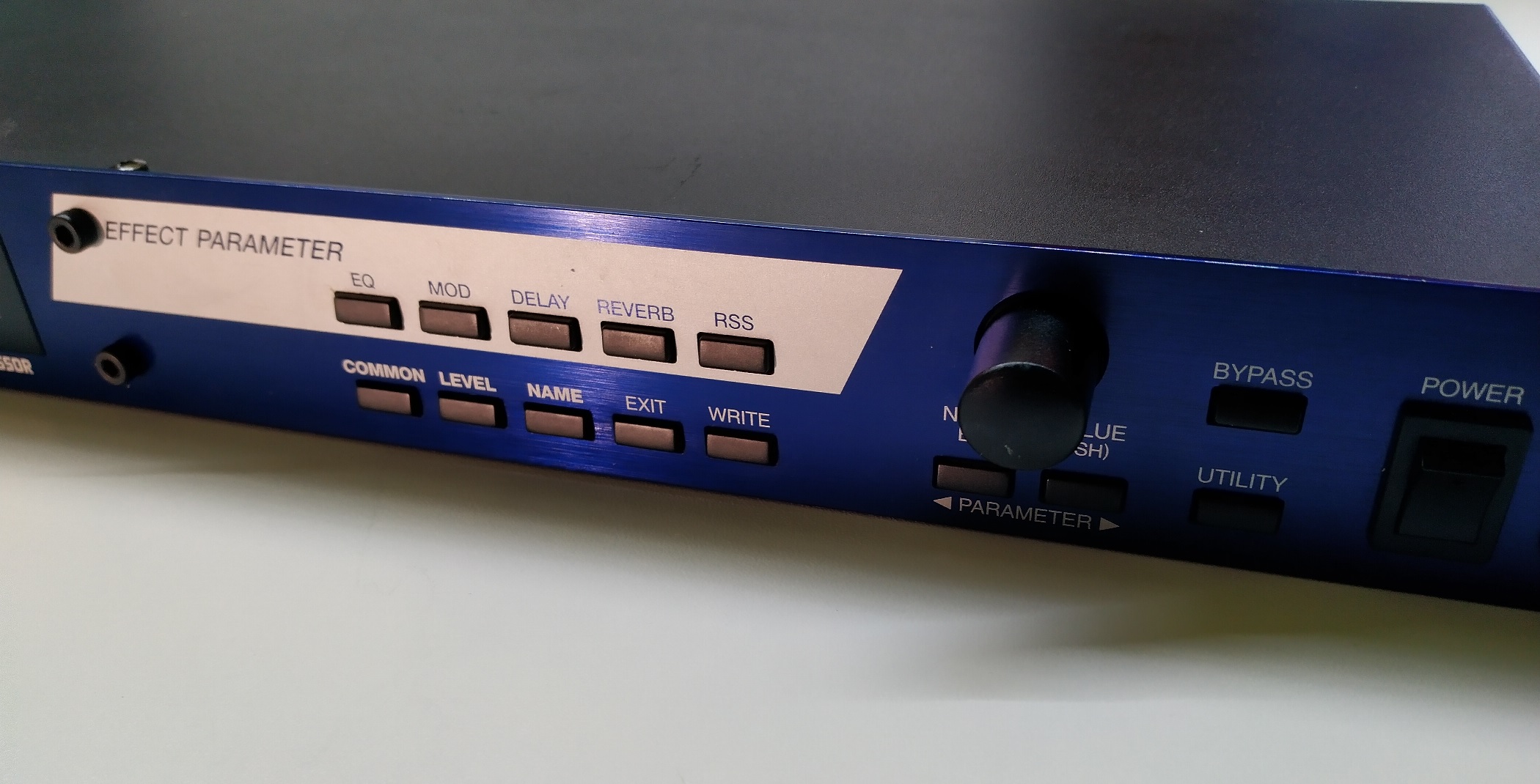 SX700 Studio Effects Processor Boss Audiofanzine