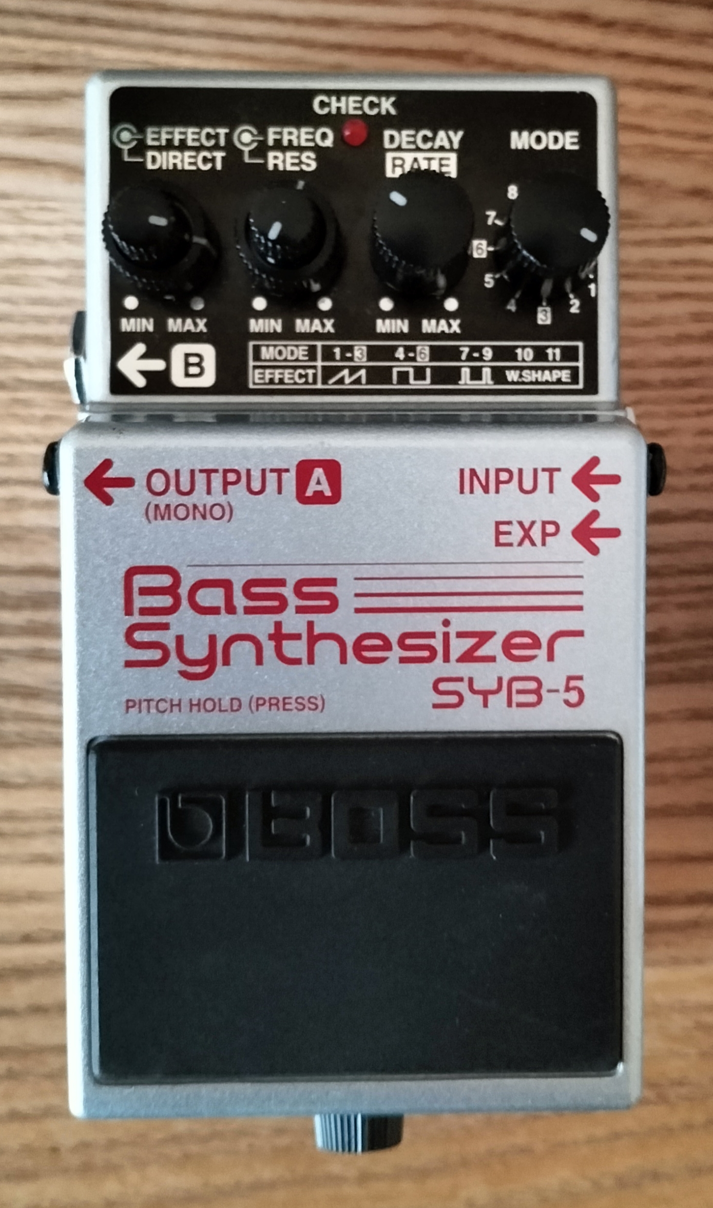 SYB-5 Bass Boss SYB-5 Synthesizer Audiofanzine