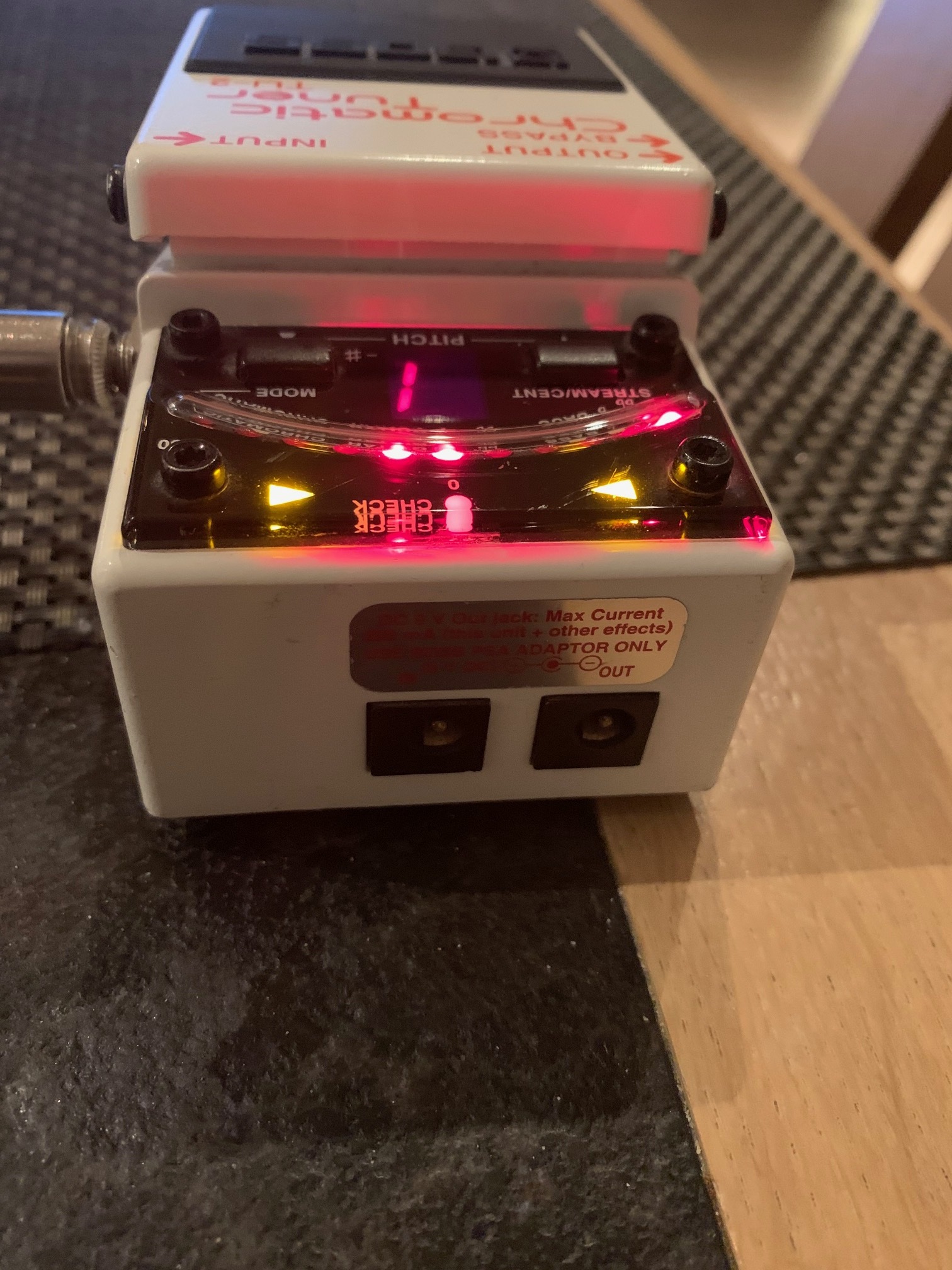 TU-2 Chromatic Tuner - Boss TU-2 Chromatic Tuner - Audiofanzine