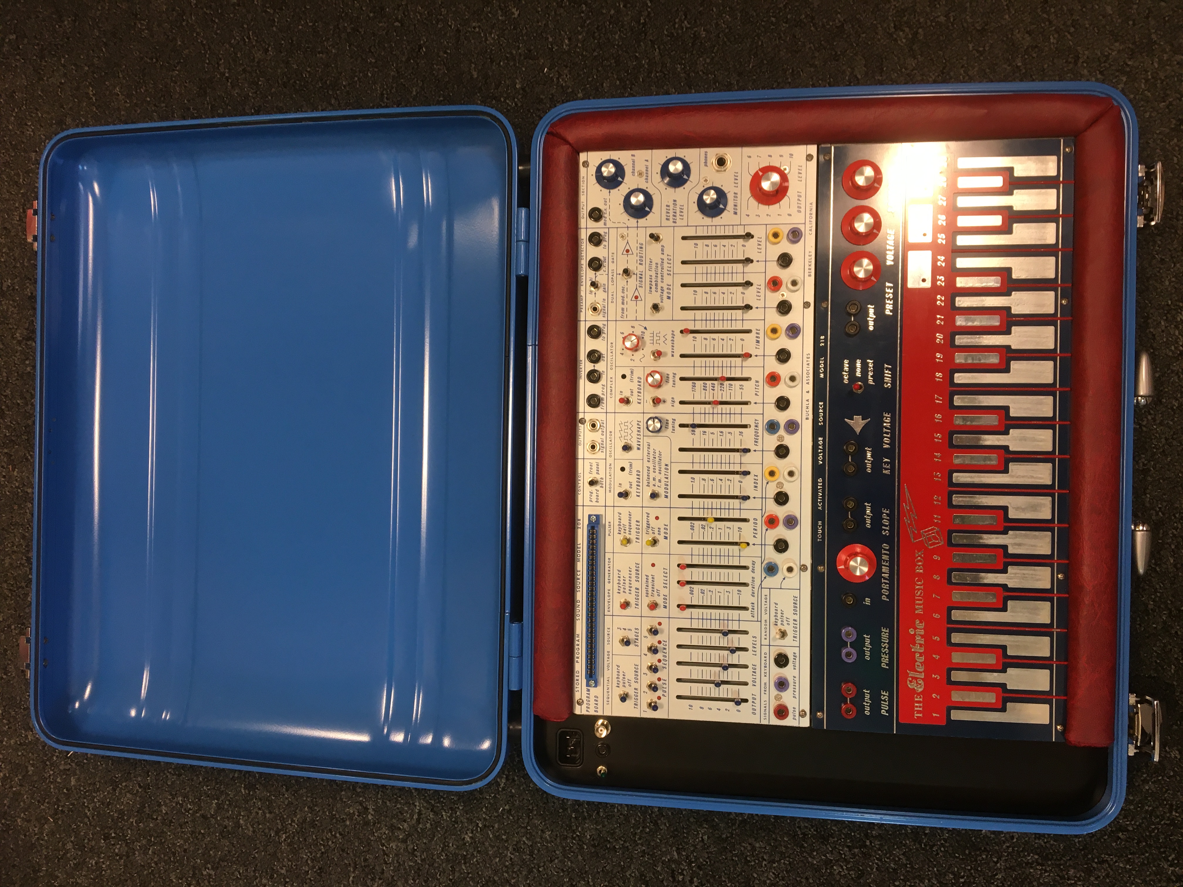 Music Easel Buchla Music Easel Audiofanzine