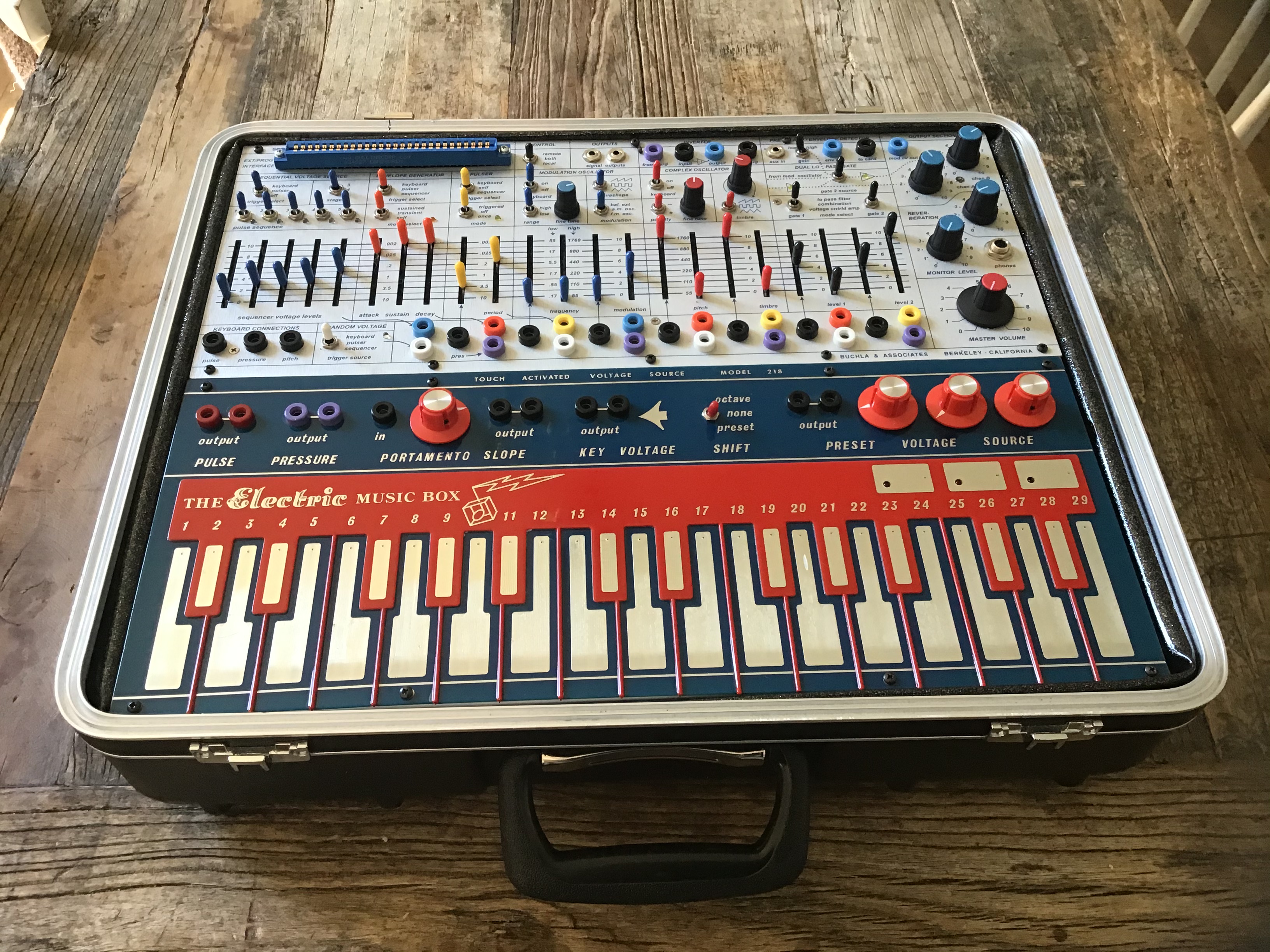 Music Easel Buchla Music Easel Audiofanzine