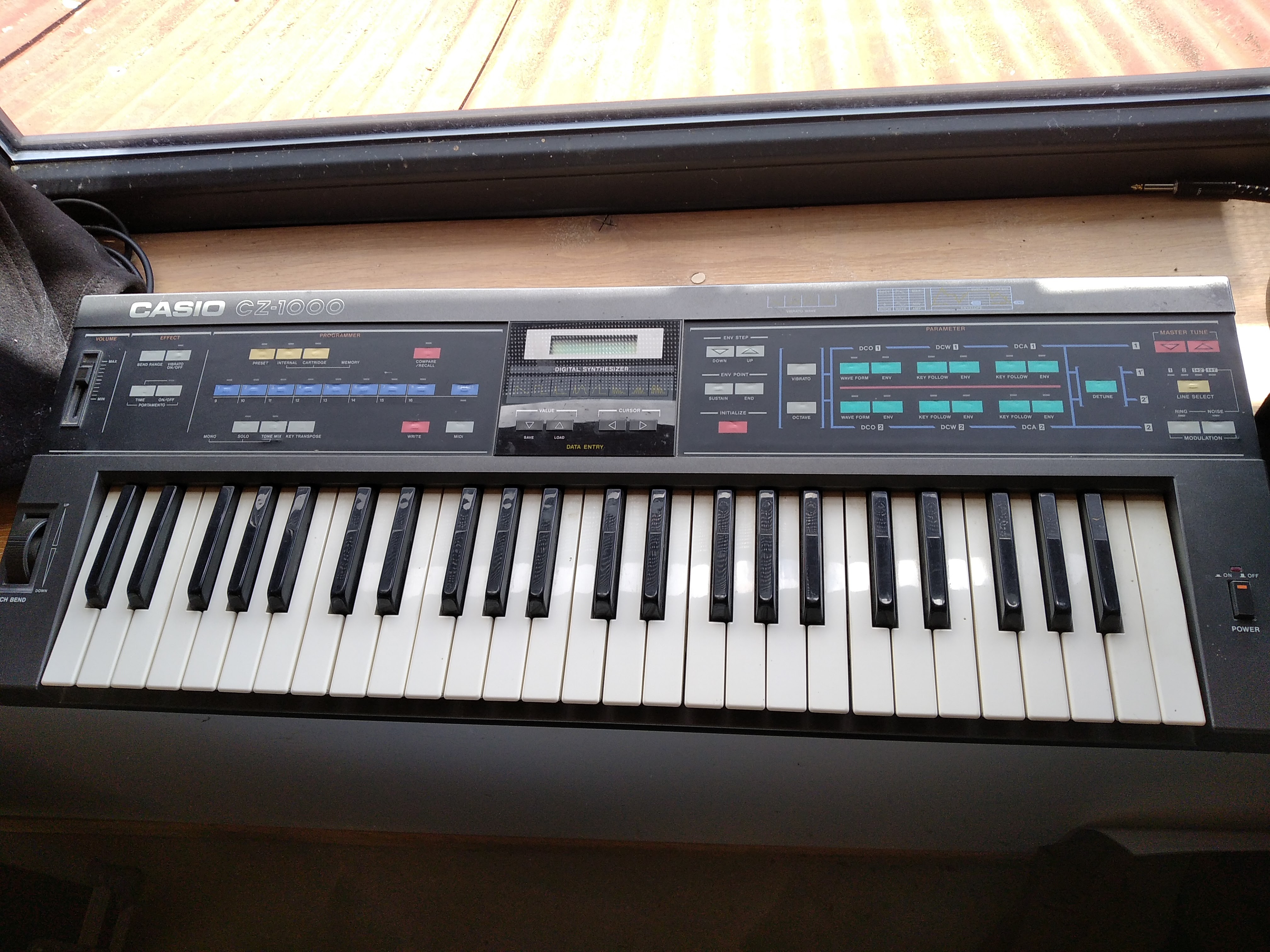 Vends Casio CZ1000 (Centre) Audiofanzine