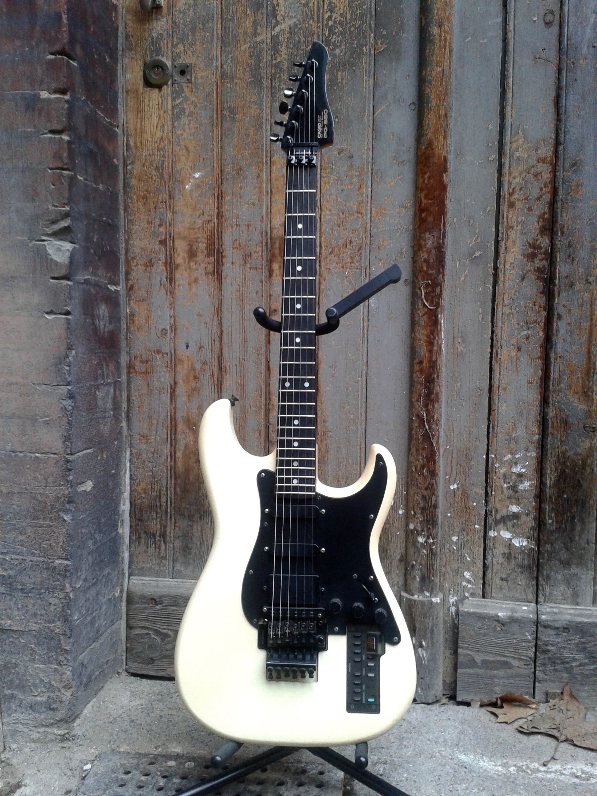 PG380 MIDI Guitar Casio PG380 MIDI Guitar Audiofanzine