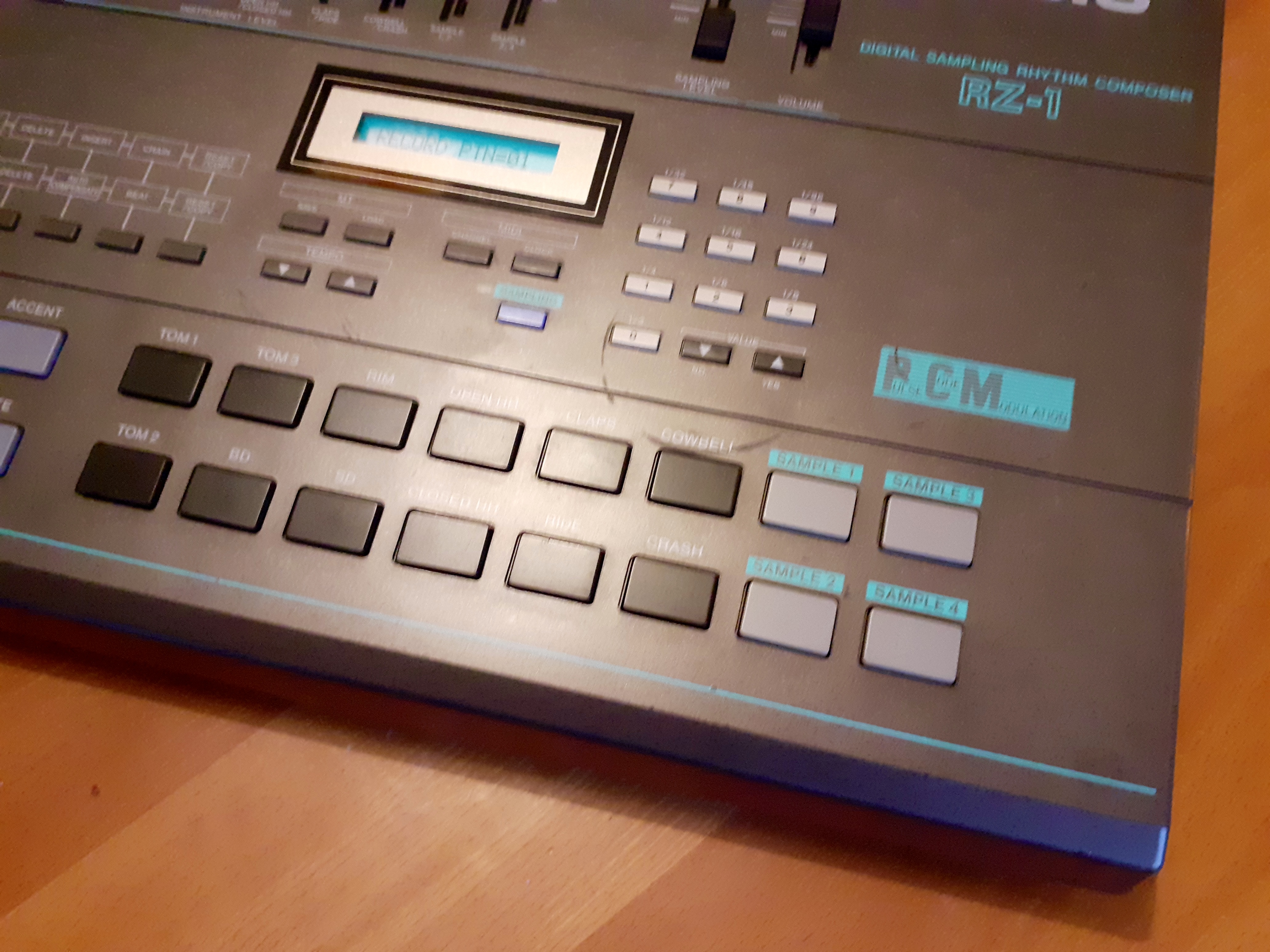 RZ1 Sampling Drum Machine Casio RZ1 Sampling Drum Machine