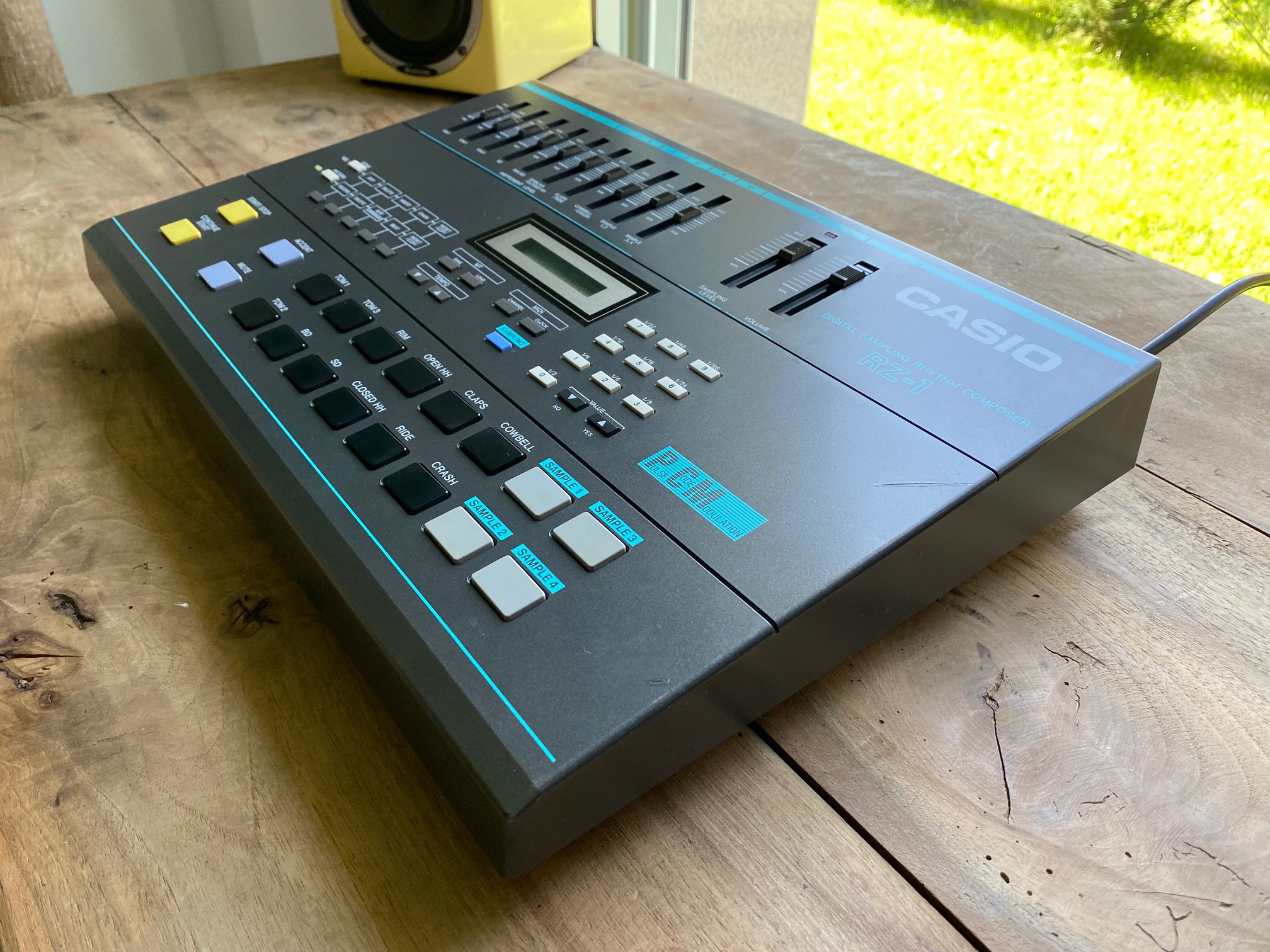 RZ1 Sampling Drum Machine Casio RZ1 Sampling Drum Machine