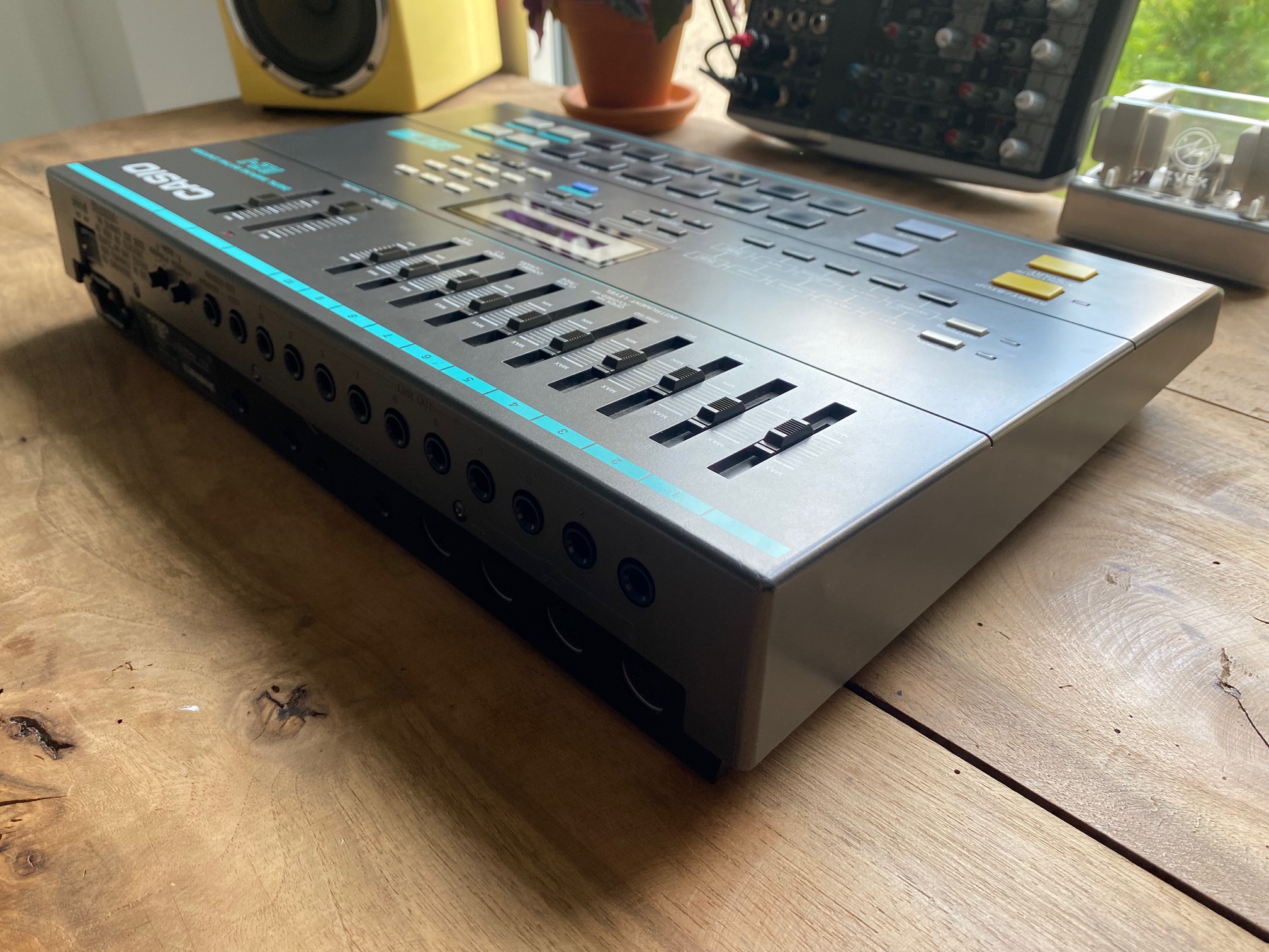 RZ1 Sampling Drum Machine Casio RZ1 Sampling Drum Machine