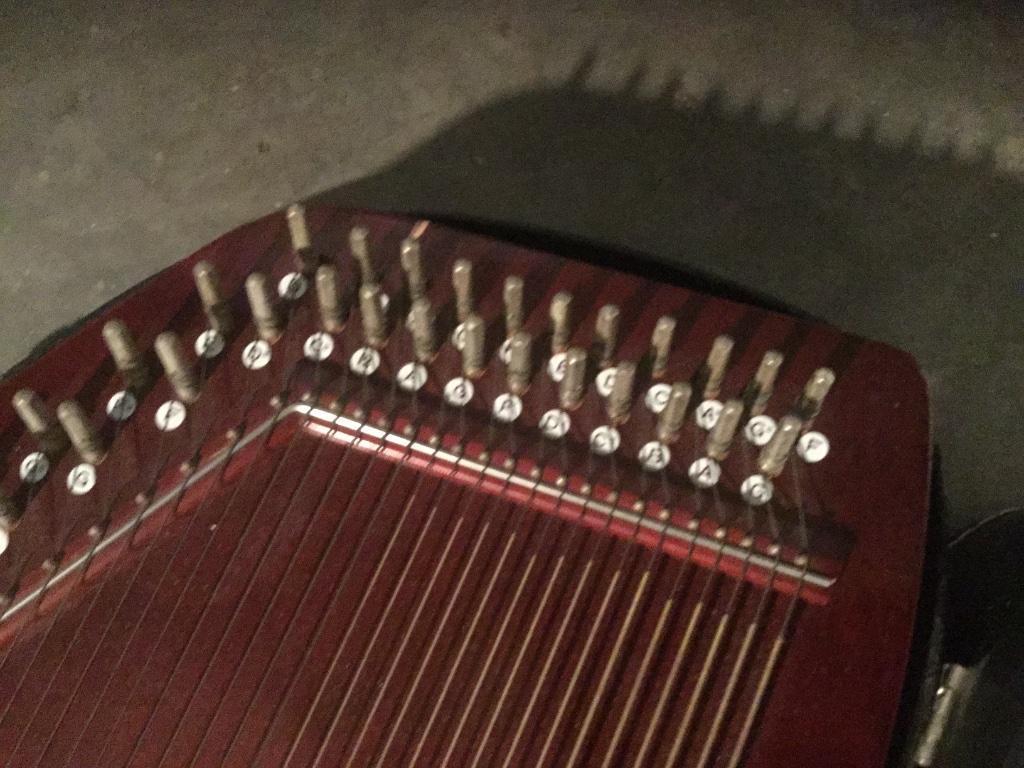 AUTOHARP 36 CORDES Chord Harp Autoharp 36 cordes Audiofanzine