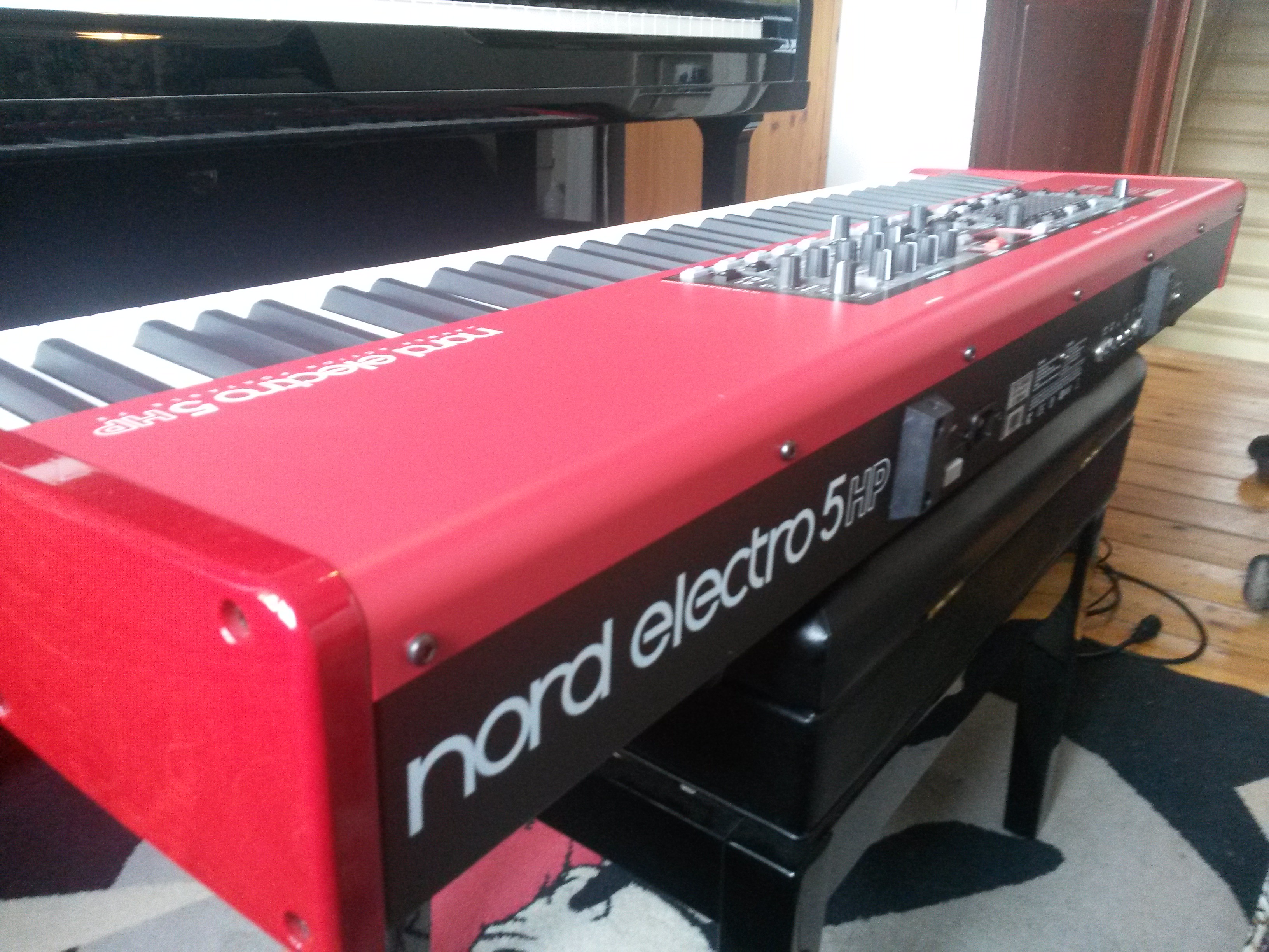 Photo Clavia Nord Electro 5 HP 73 : Clavia Nord Electro 5 HP 73 (19523