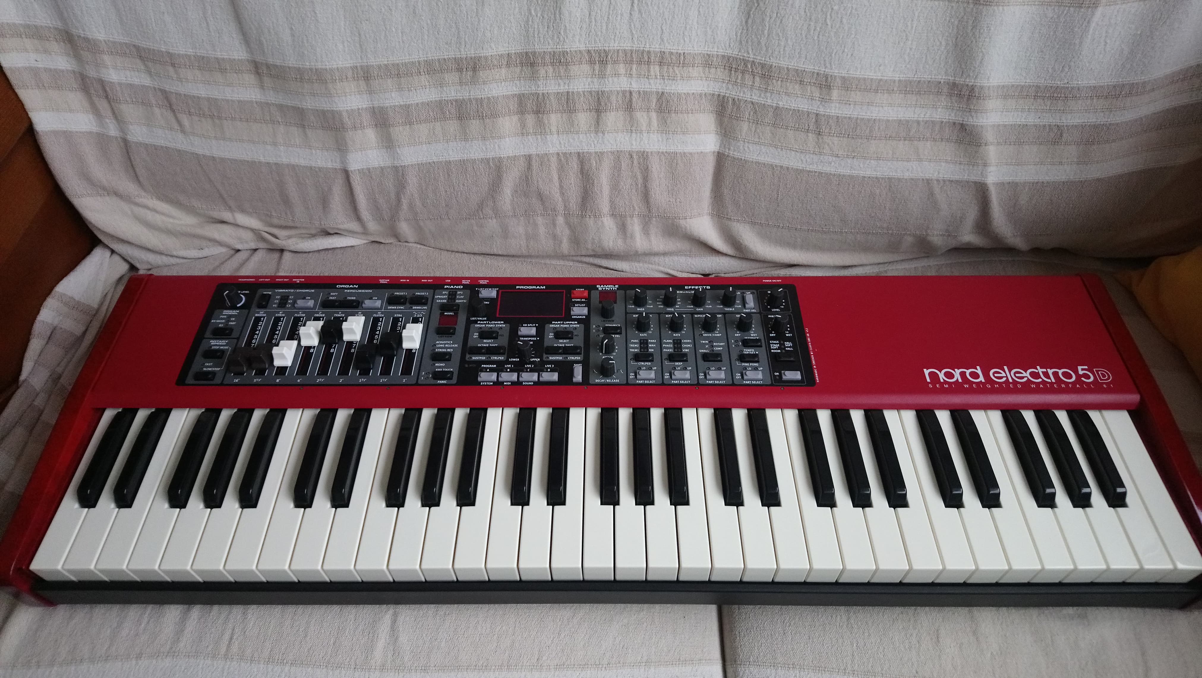 Nord Electro 5D 61 Clavia Nord Electro 5D 61 Audiofanzine