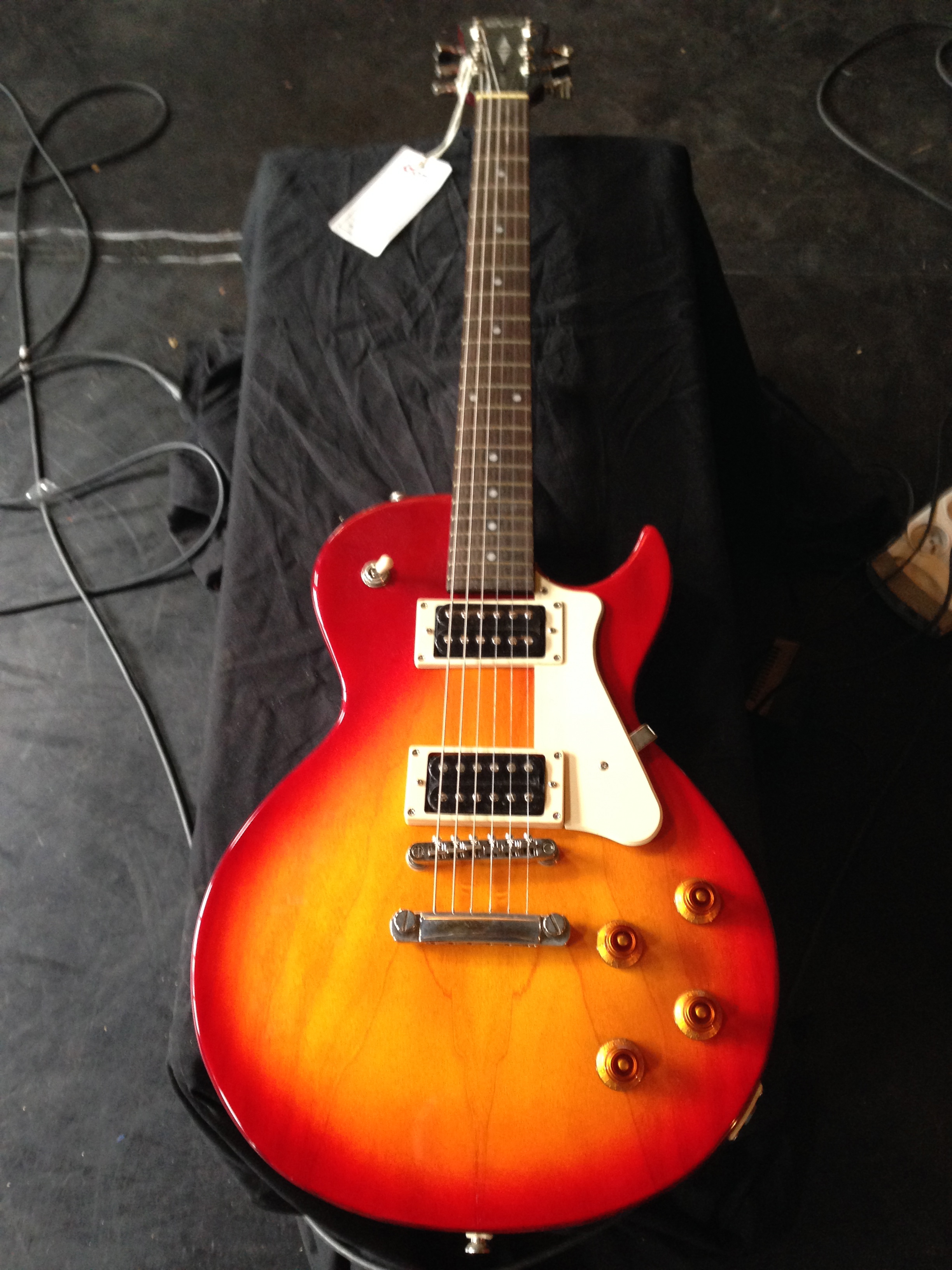 Cort CR100 image (#833720) - Audiofanzine