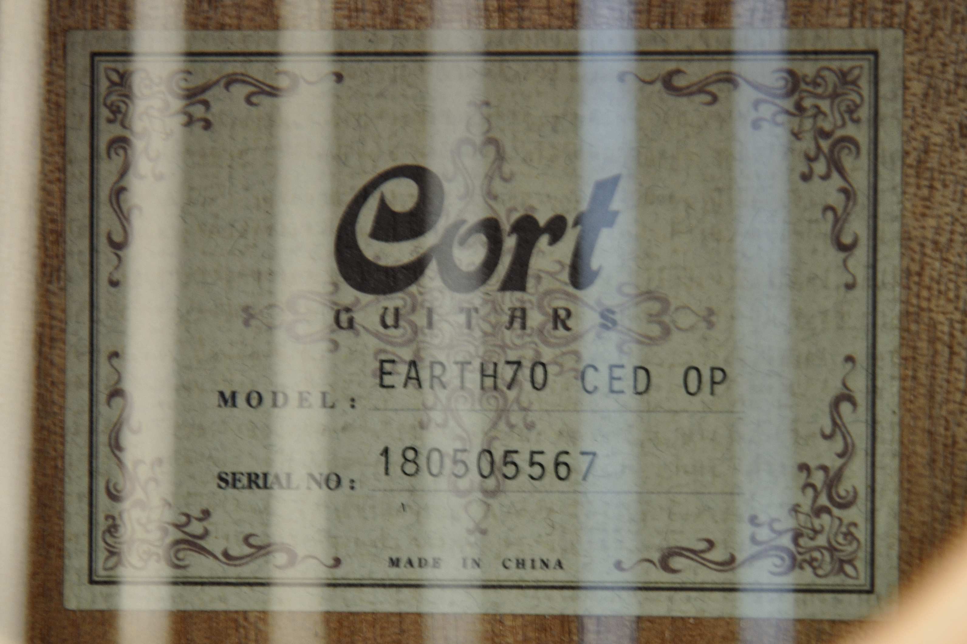 Earth70 - Cort Earth70 - Audiofanzine