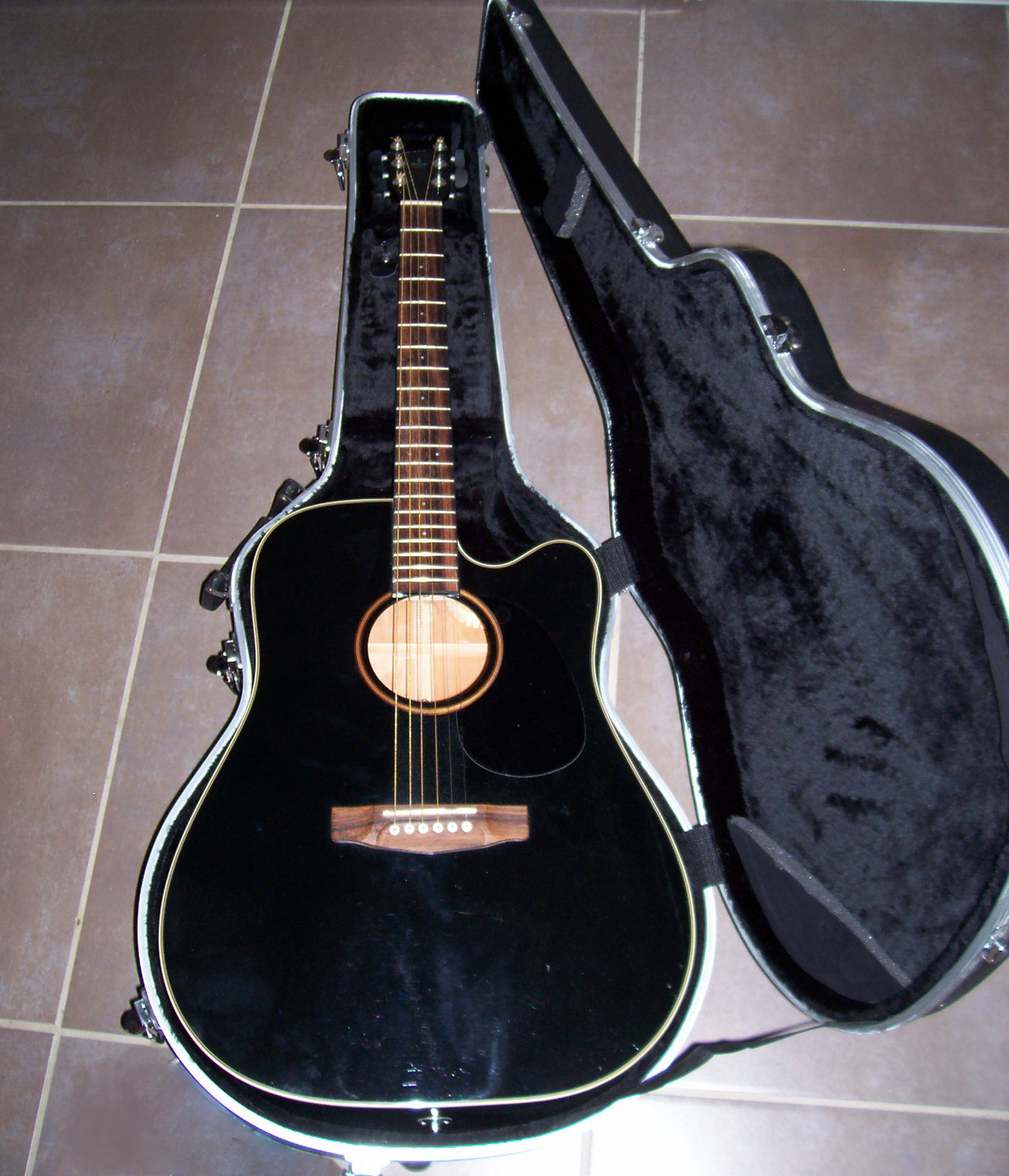 Cort MR710F image (#458276) - Audiofanzine