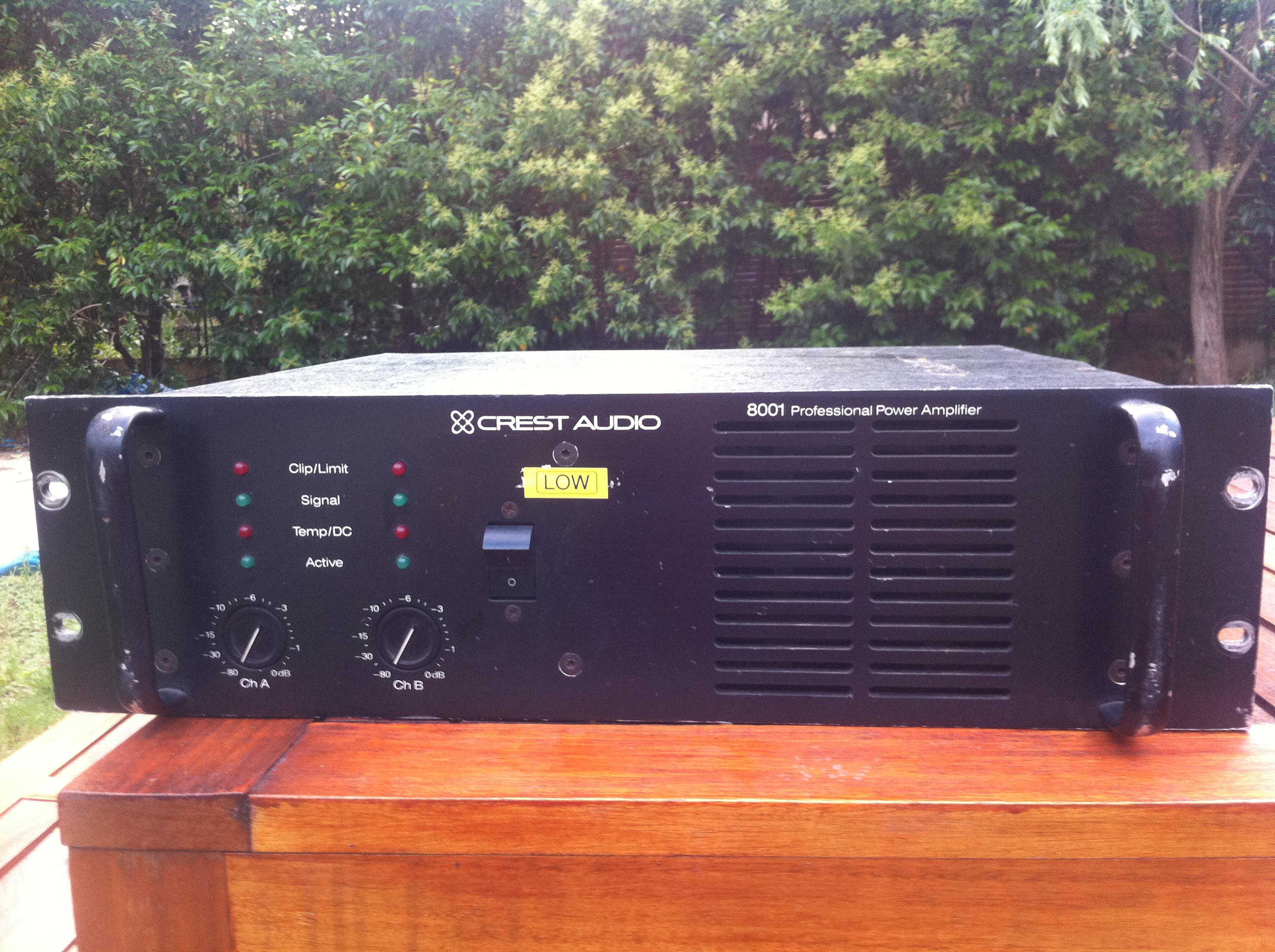 Photo Crest Audio 8001 Crest Audio 8001 (16660) (240088) Audiofanzine