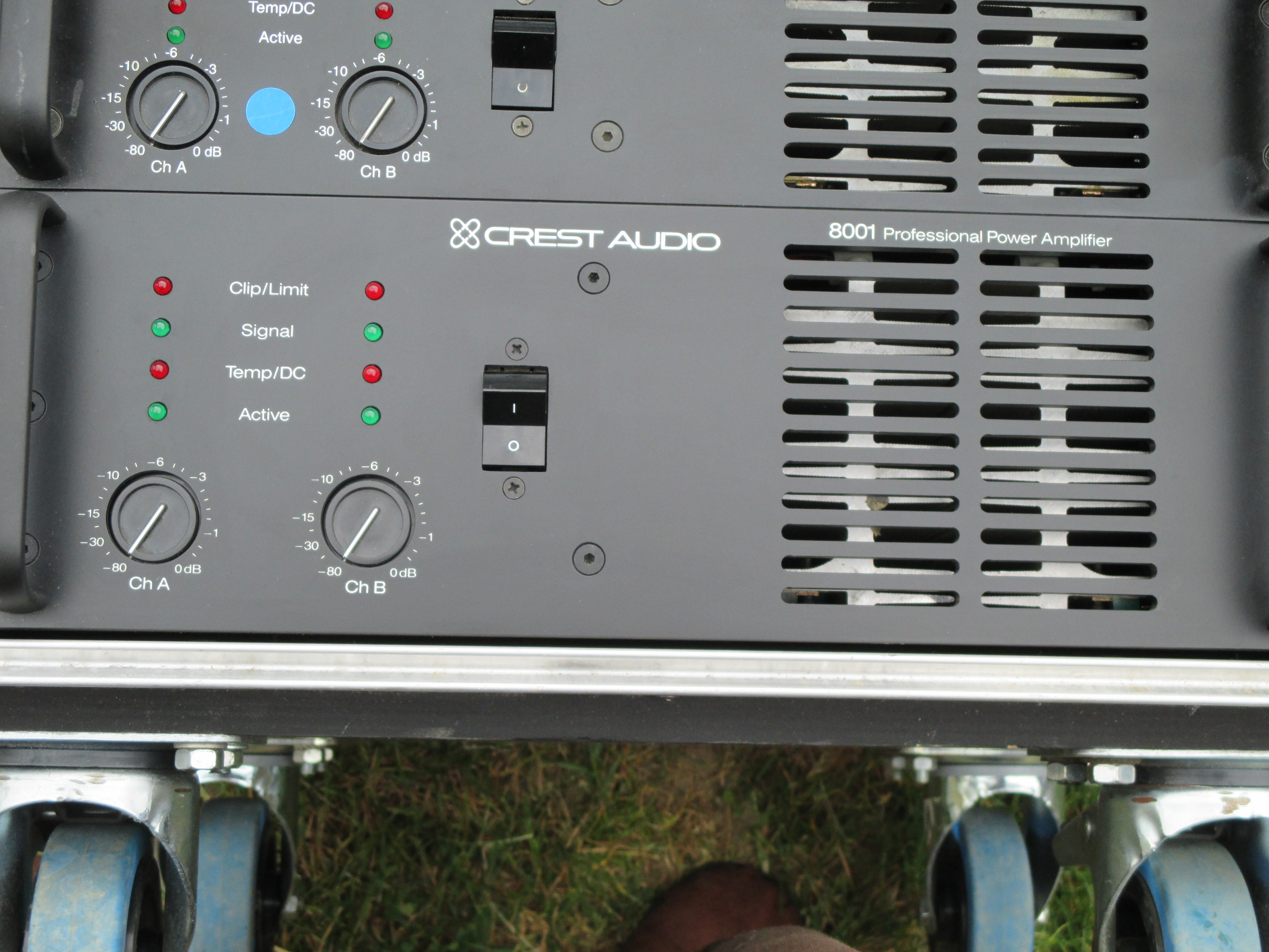 Photo Crest Audio 8001 Crest Audio 8001 (99299) (878837) Audiofanzine