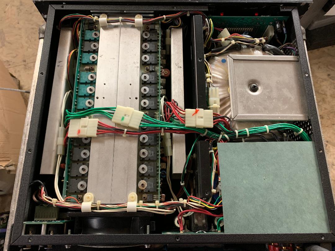 Crest audio fa 601 power amplifier